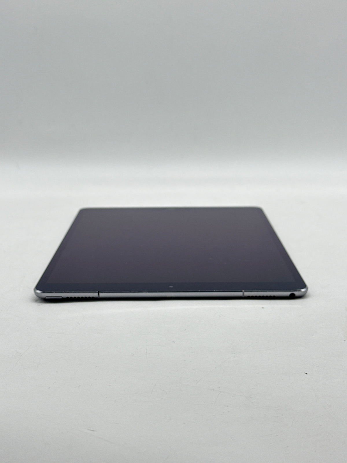 Apple iPad Pro 10.5" A1709 4GB RAM 256GB Wi-Fi + Cellular Space Gray - Used