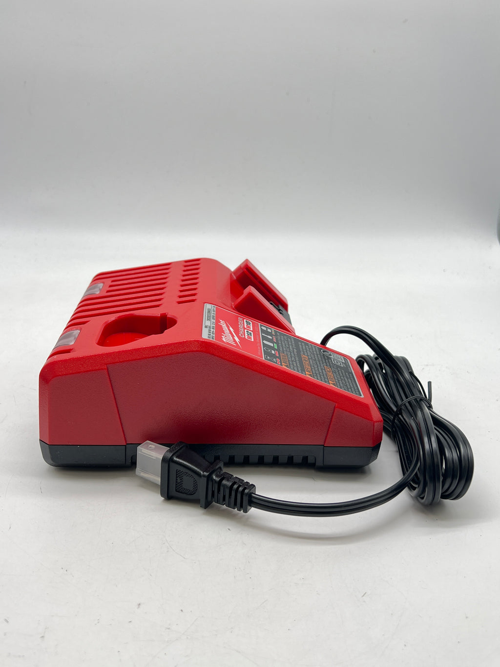 Milwaukee M12 M18 Multi-Voltage Charger + 2x REDLITHIUM XC5.0 5.0Ah - Used