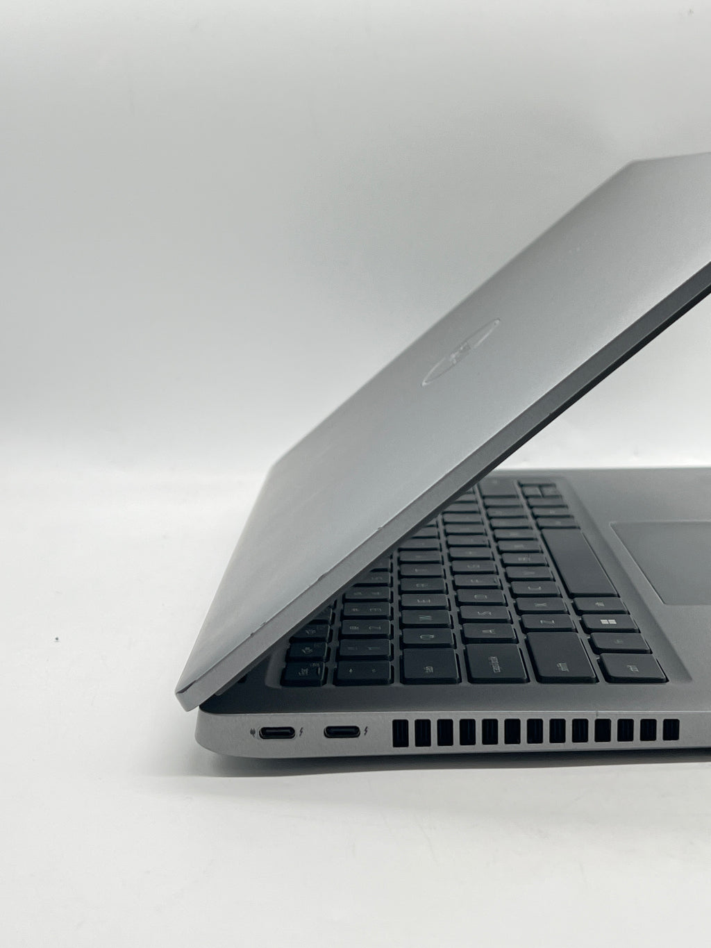 Dell Latitude 5430 13" Intel Core i5-1235U 16GB RAM 256GB SSD Gray - Used