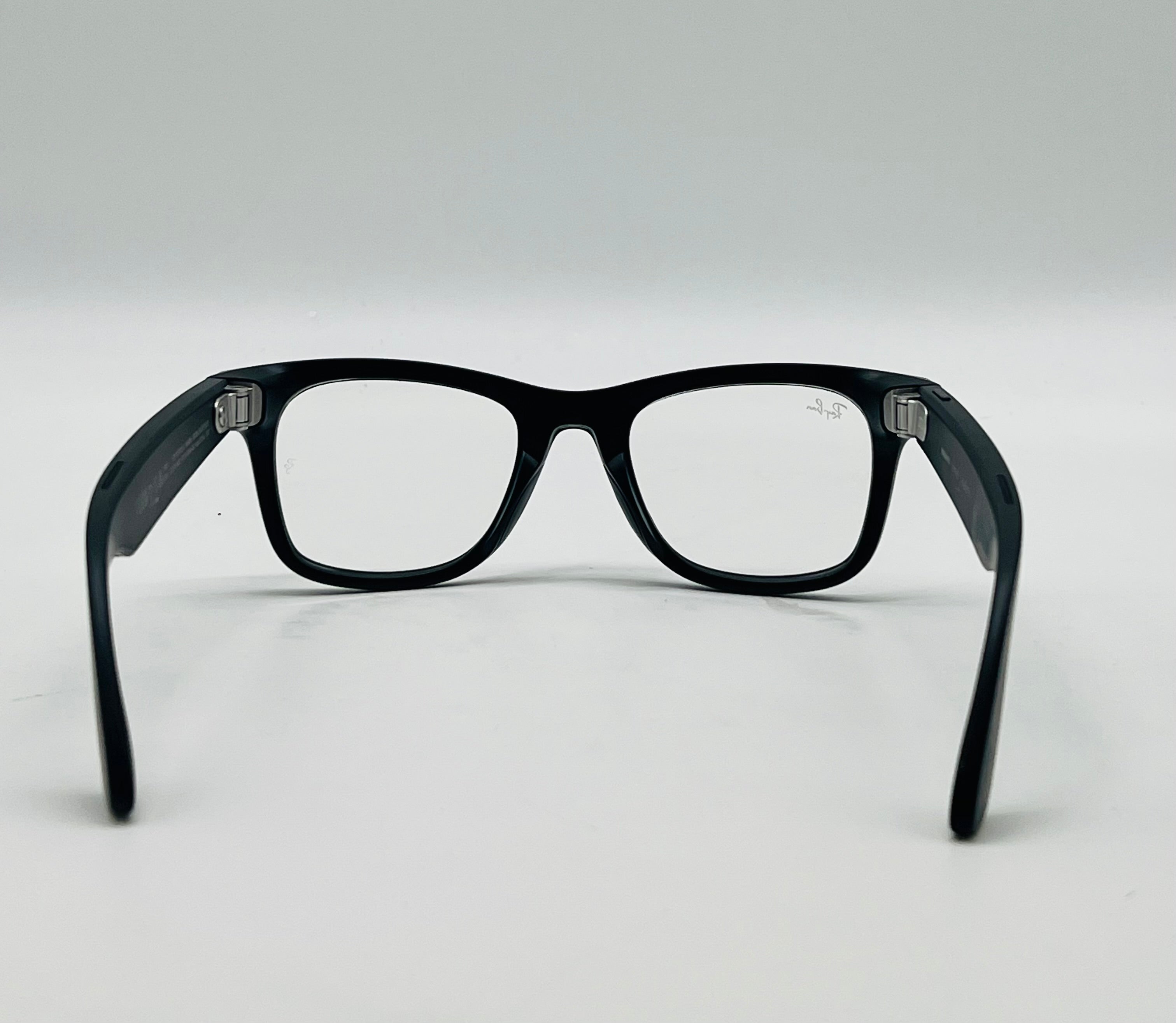 Ray-Ban Meta Wayfarer Smart Glasses, Black Polarized Lens - Used Good Condition