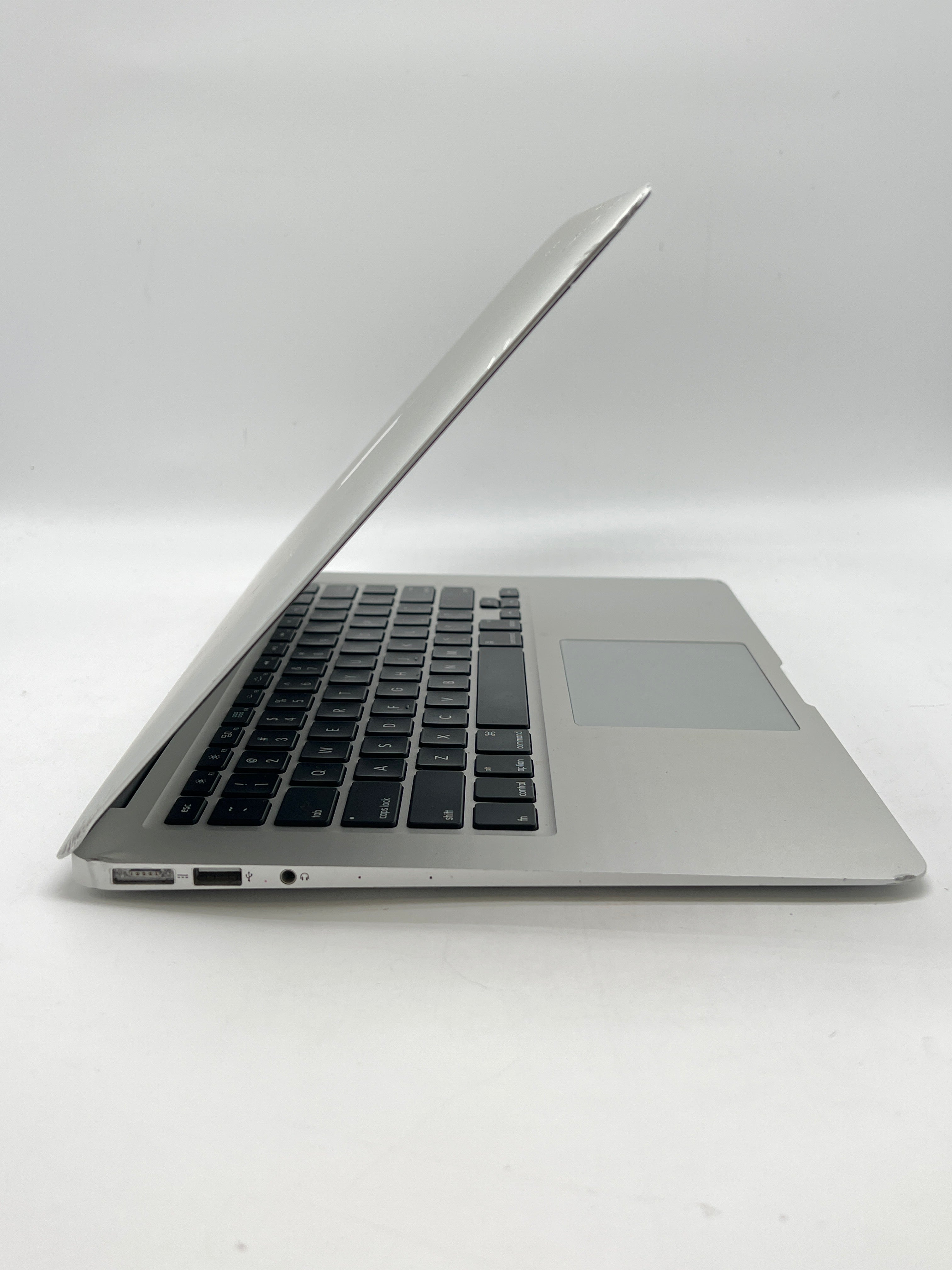 Apple MacBook Air 13" A1466 i5 8GB RAM 128GB SSD - Used