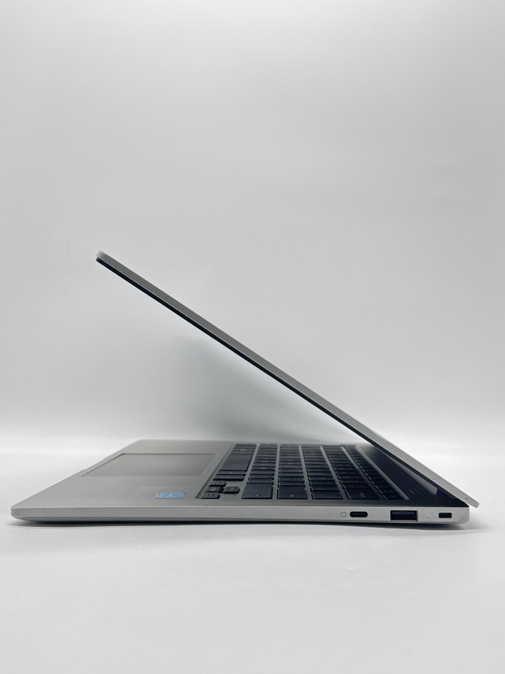 Samsung Galaxy Book Go 14" Snapdragon 7c Gen 2 4GB RAM 128GB SSD - For Parts [READ]