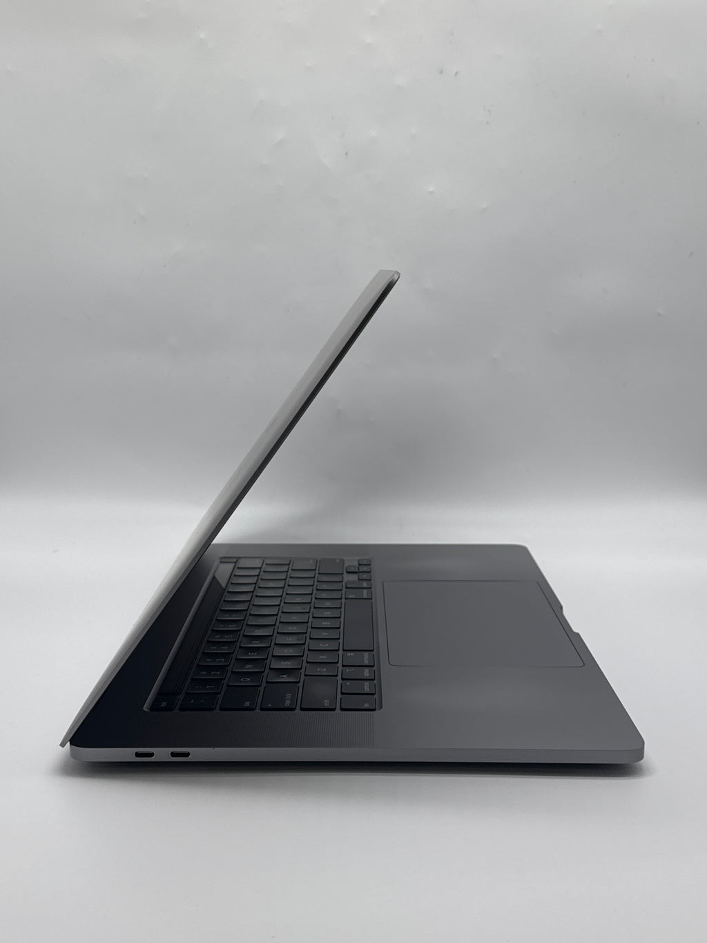 Apple MacBook Pro 16" A2141 2019 Core i7 16GB RAM 1TB SSD Silver - READ