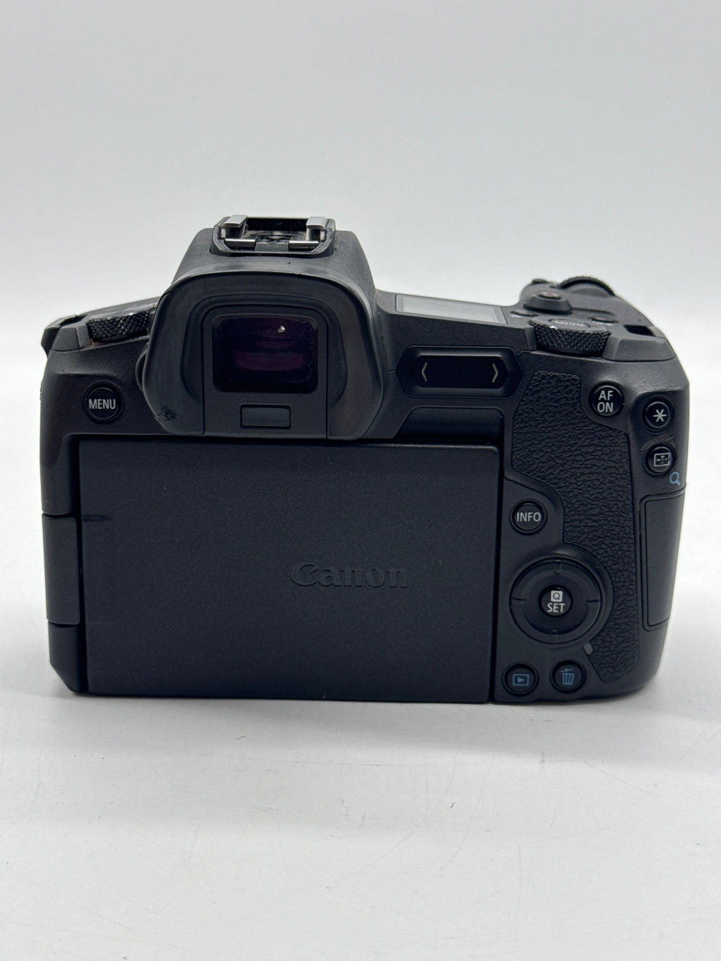 Canon EOS R Mirrorless Camera w/ Lens Black - Used