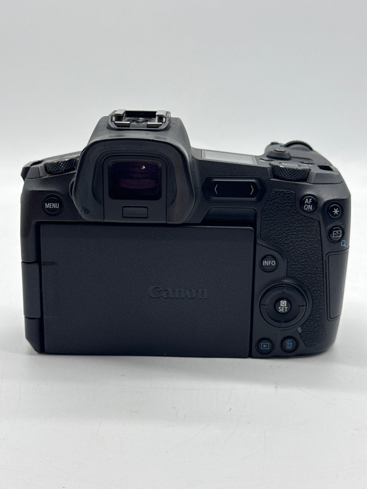 Canon EOS R Mirrorless Camera w/ Lens Black - Used