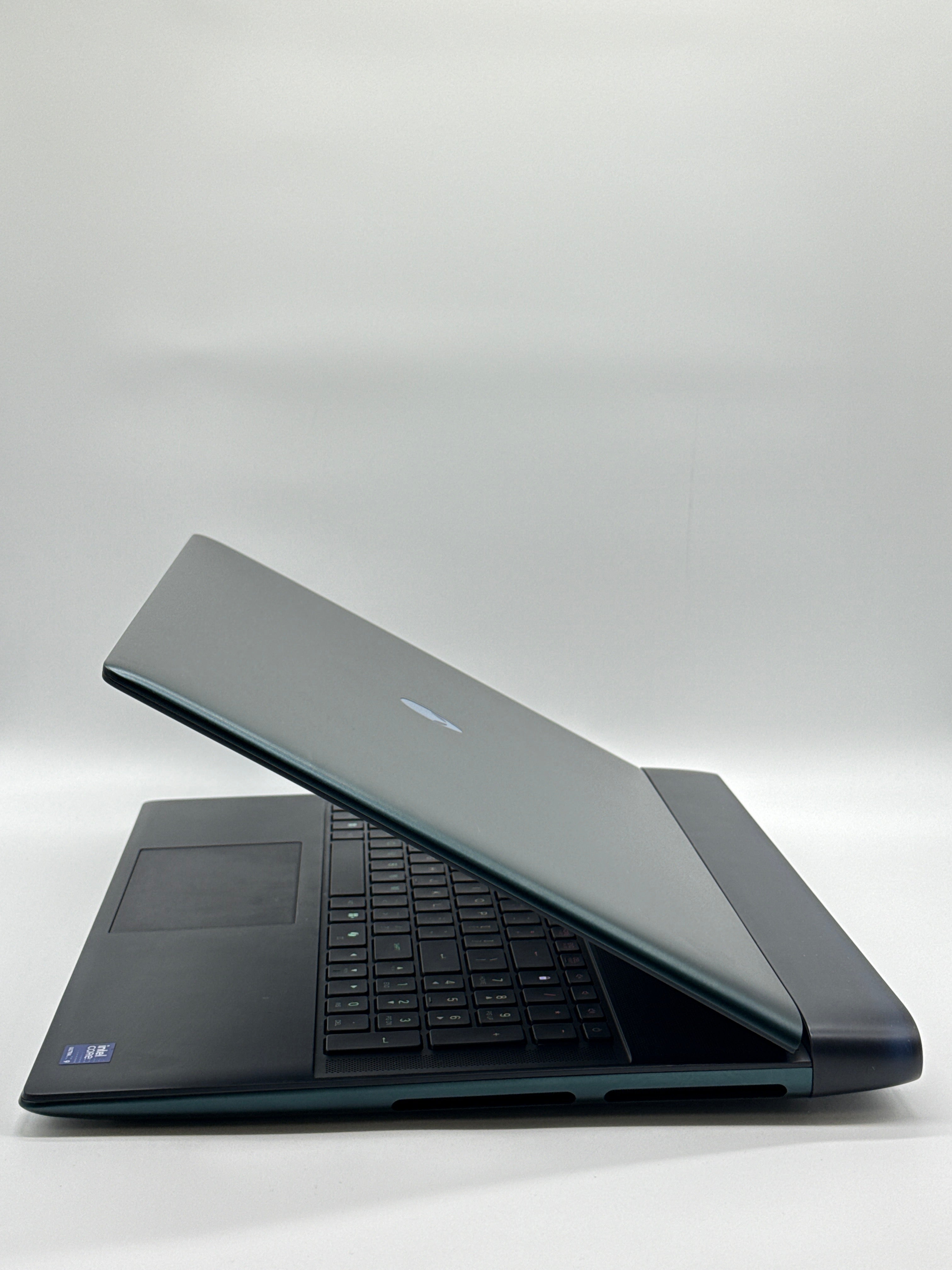Dell Alienware 18 Area-51 Ultra 9 275HX 64GB RAM 3TB SSD RTX 5090 24GB (Warranty)