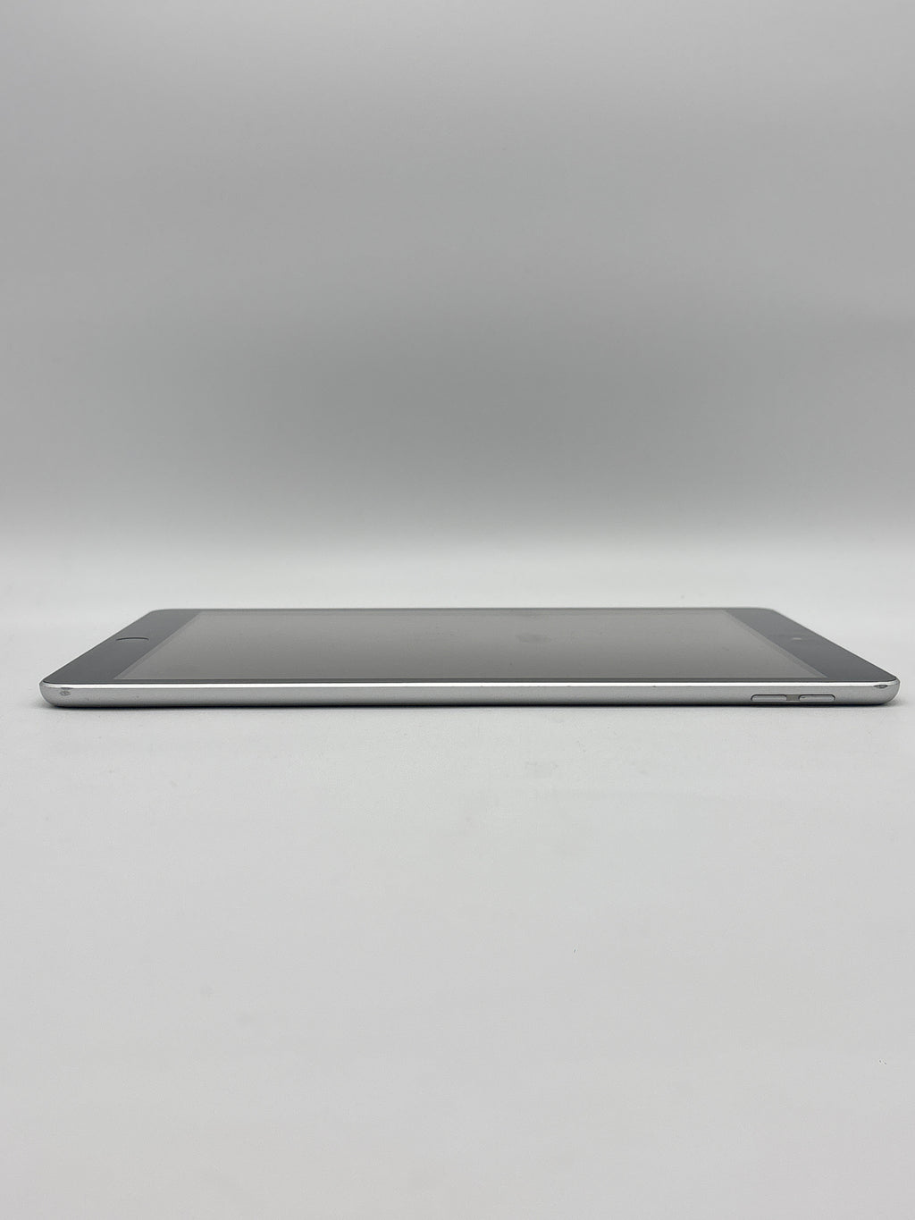 Apple iPad (9th Gen) 10.2 in A2602 64 GB Wi-Fi Silver Used