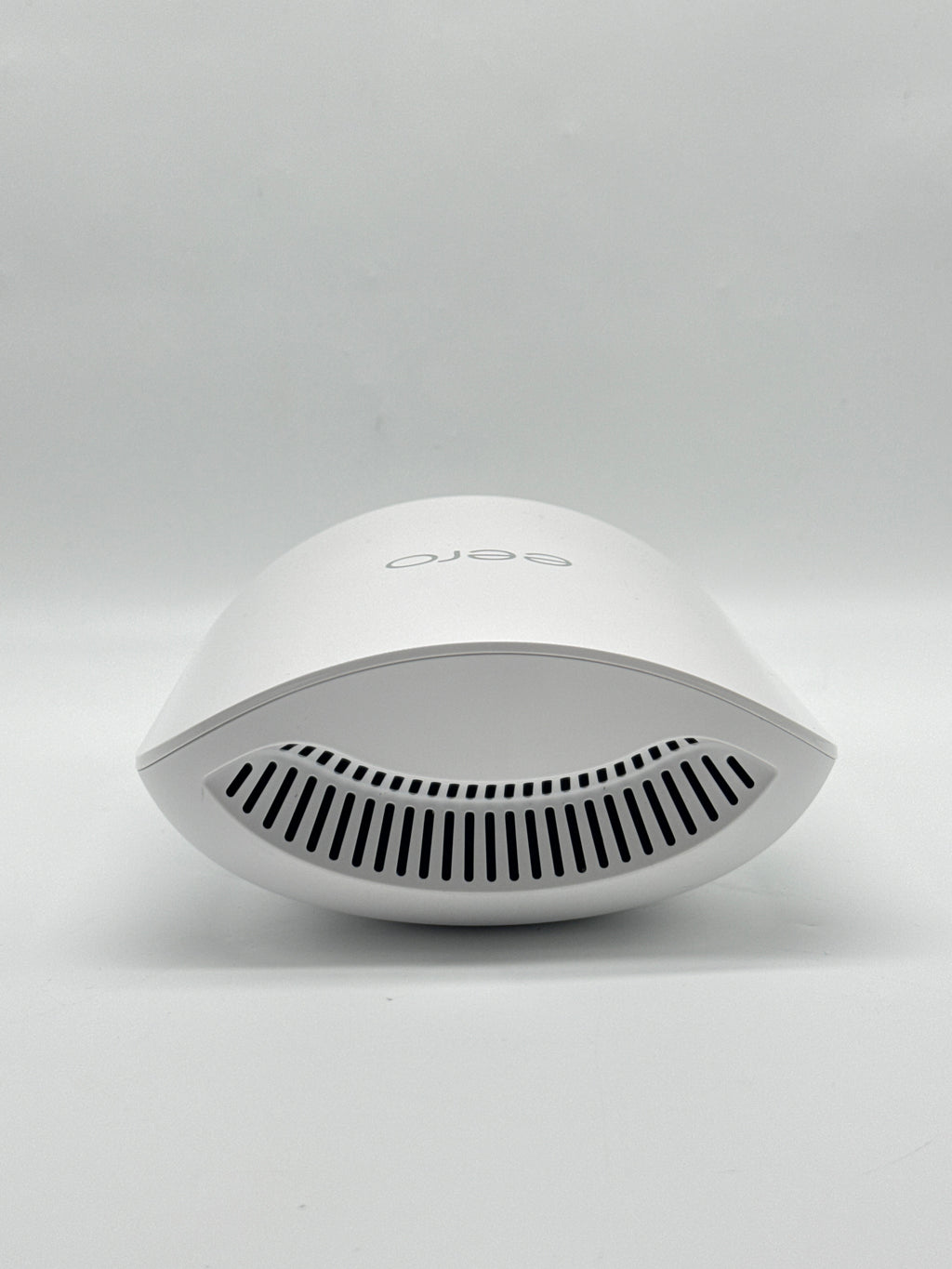 eero Pro 7 ME10001 Tri-Band Mesh Wi-Fi 7 Router - For Parts