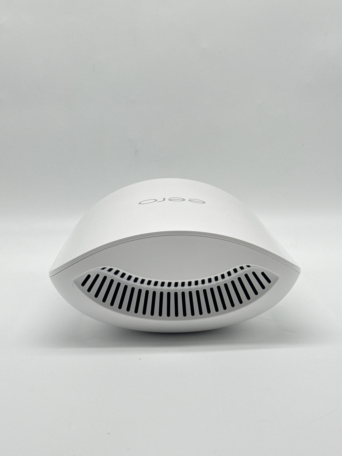 eero Pro 7 ME10001 Tri-Band Mesh Wi-Fi 7 Router - For Parts