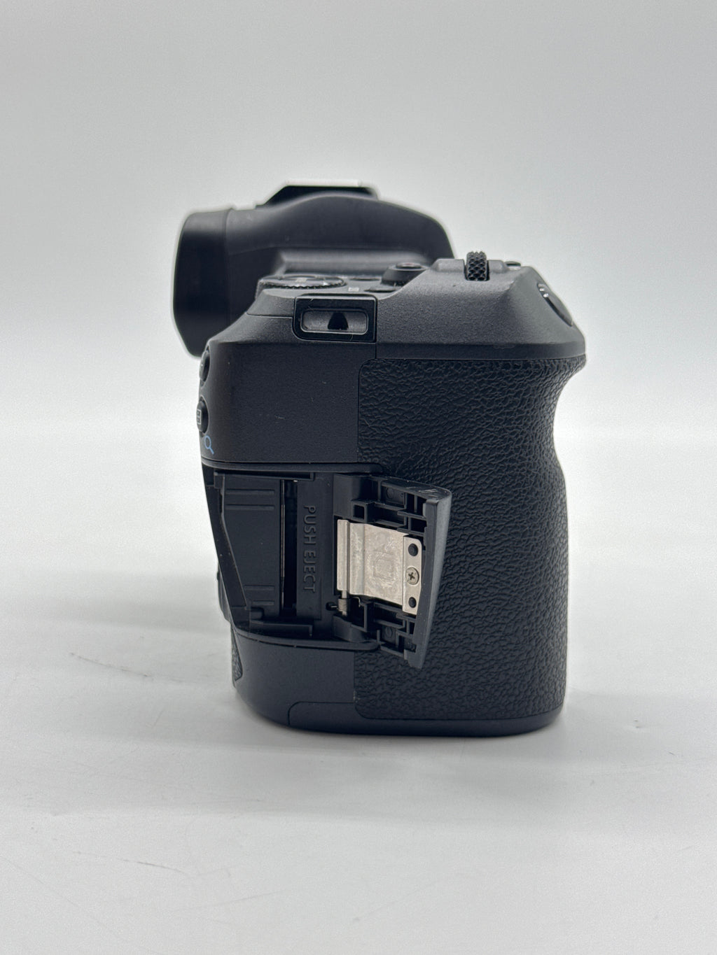 Canon EOS R Mirrorless Camera w/ Lens Black - Used