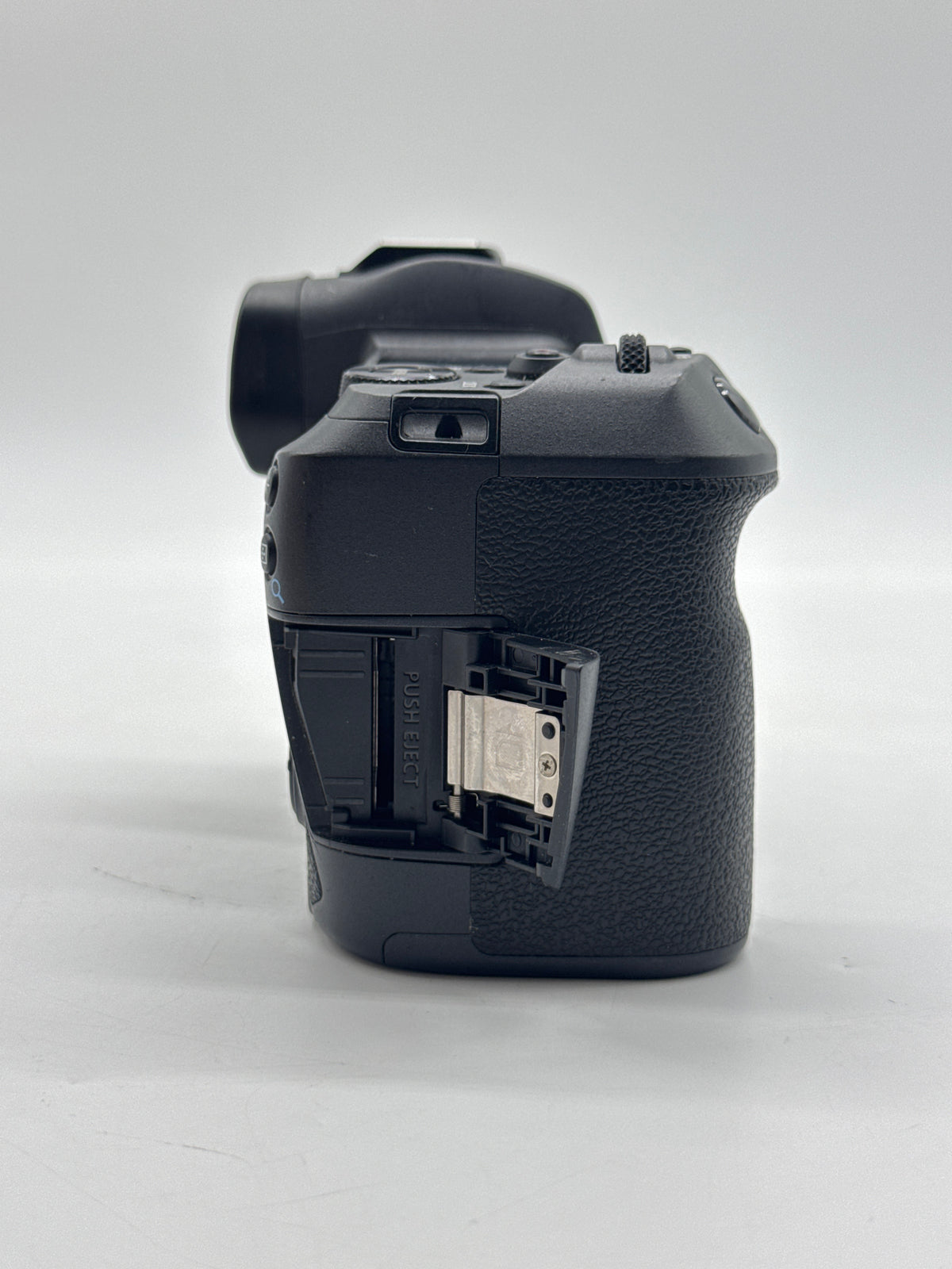 Canon EOS R Mirrorless Camera w/ Lens Black - Used