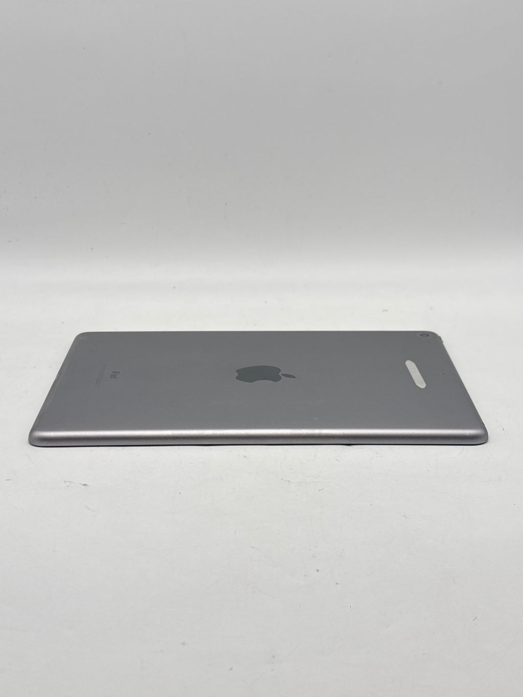 Apple iPad 6th Gen 9.7" A10 Fusion 32GB Wi-Fi Space Gray - Used