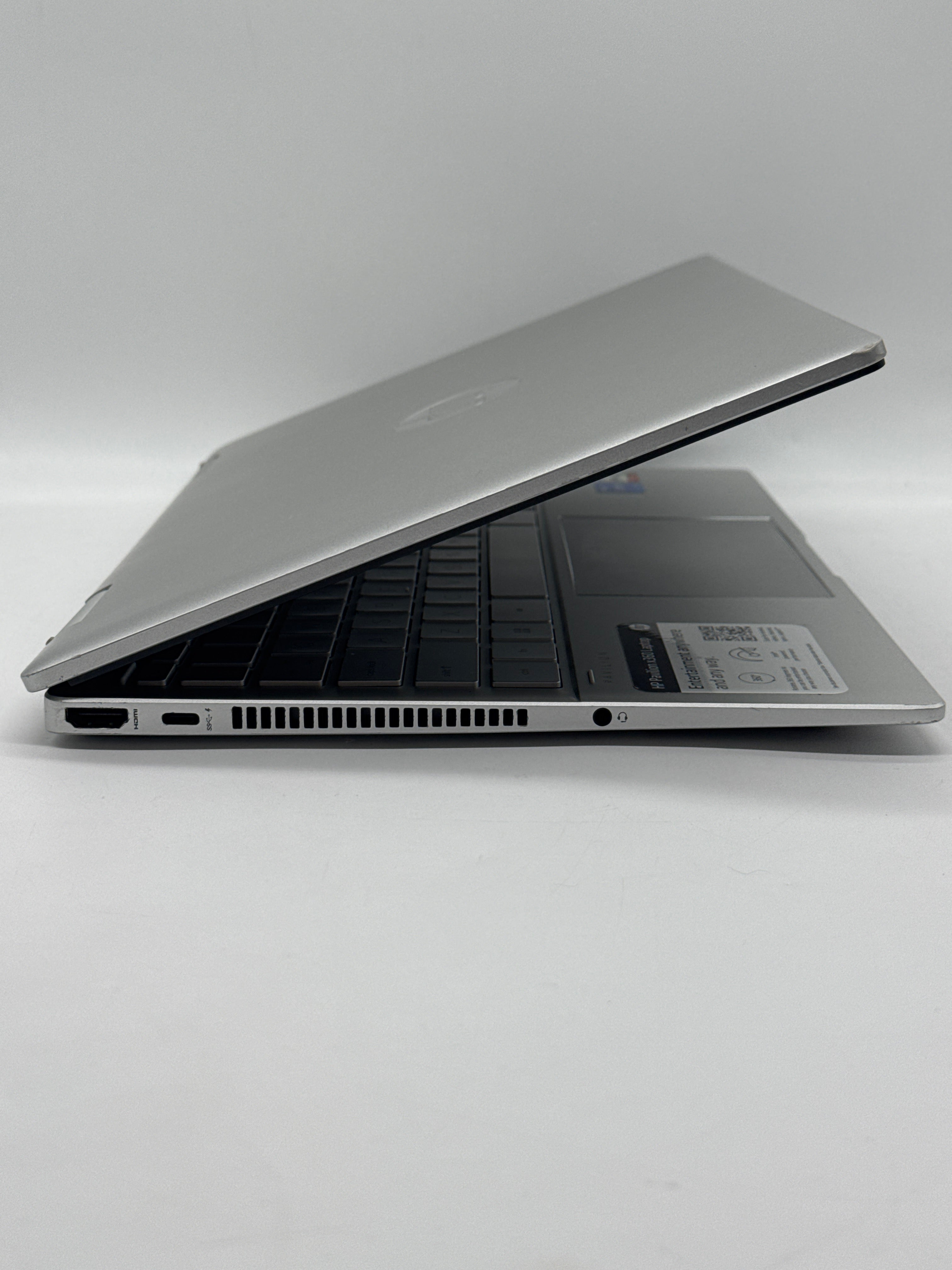 HP Pavilion x360 14-ek0033dx i5-1235U 8GB RAM 512GB SSD