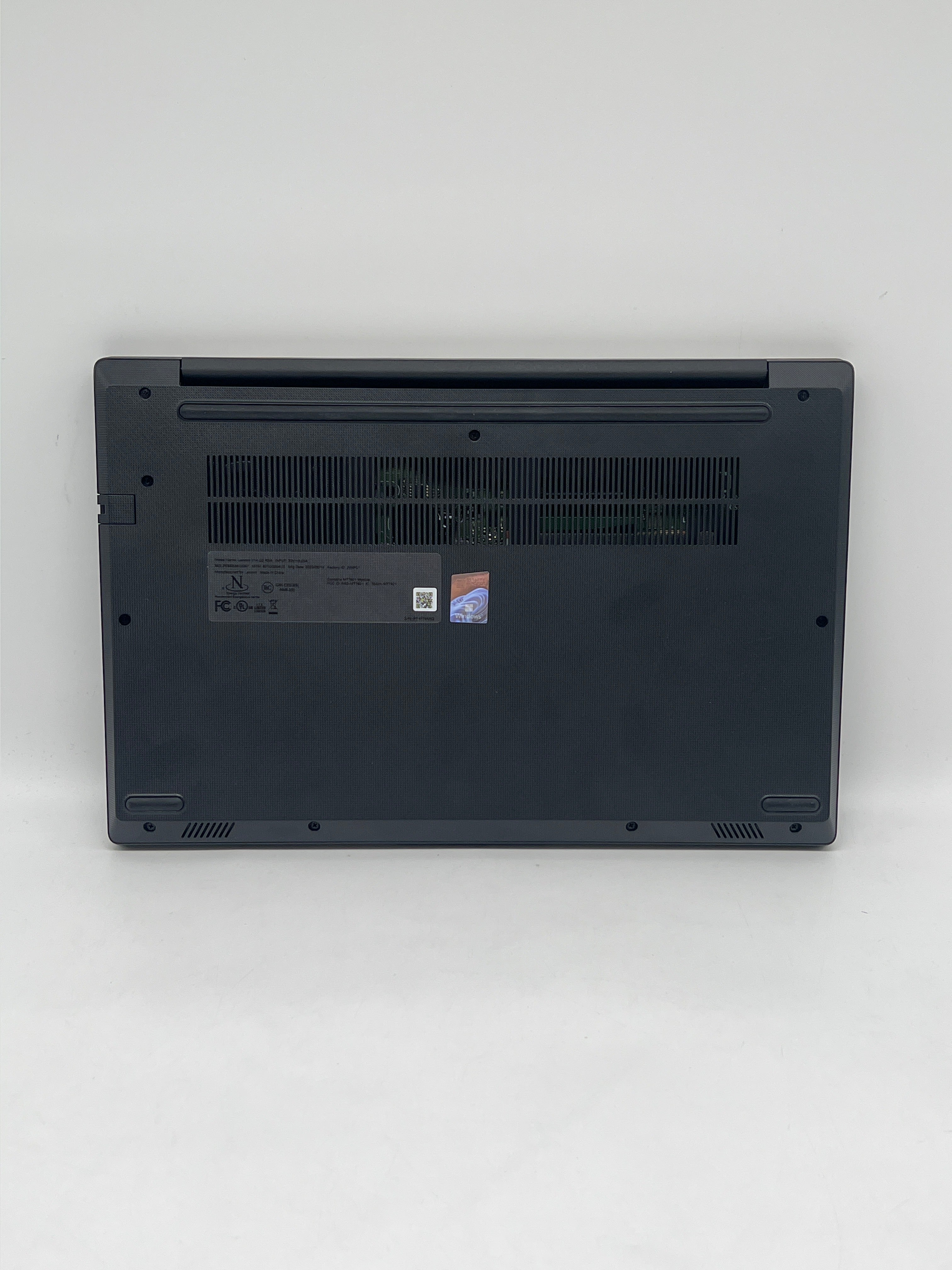Lenovo ThinkPad V14 G3 Ryzen 5 5625U 8GB RAM 256GB SSD - For Parts (Read)