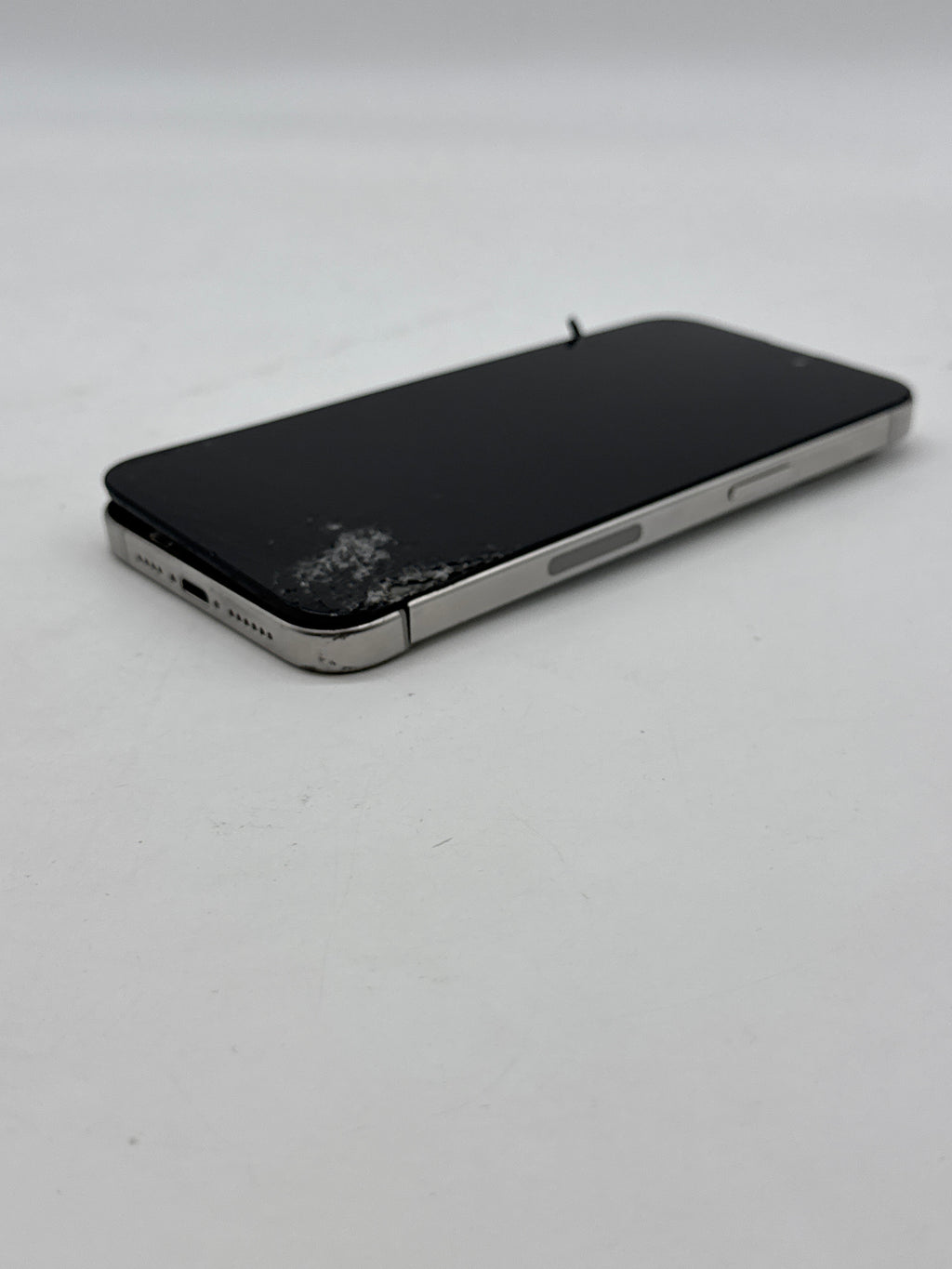 Apple iPhone 15 Pro Max 256GB Unlocked - Cracked Screen/Back