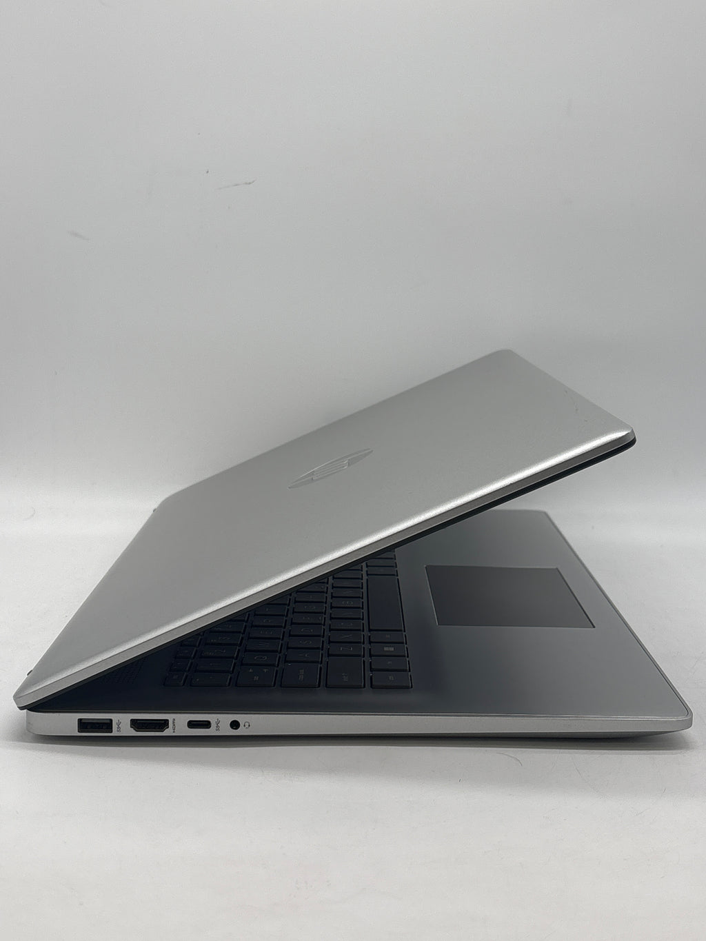 HP 17-cn3103nr i3-N305 32GB RAM 1.2TB SSD - Touch Screen