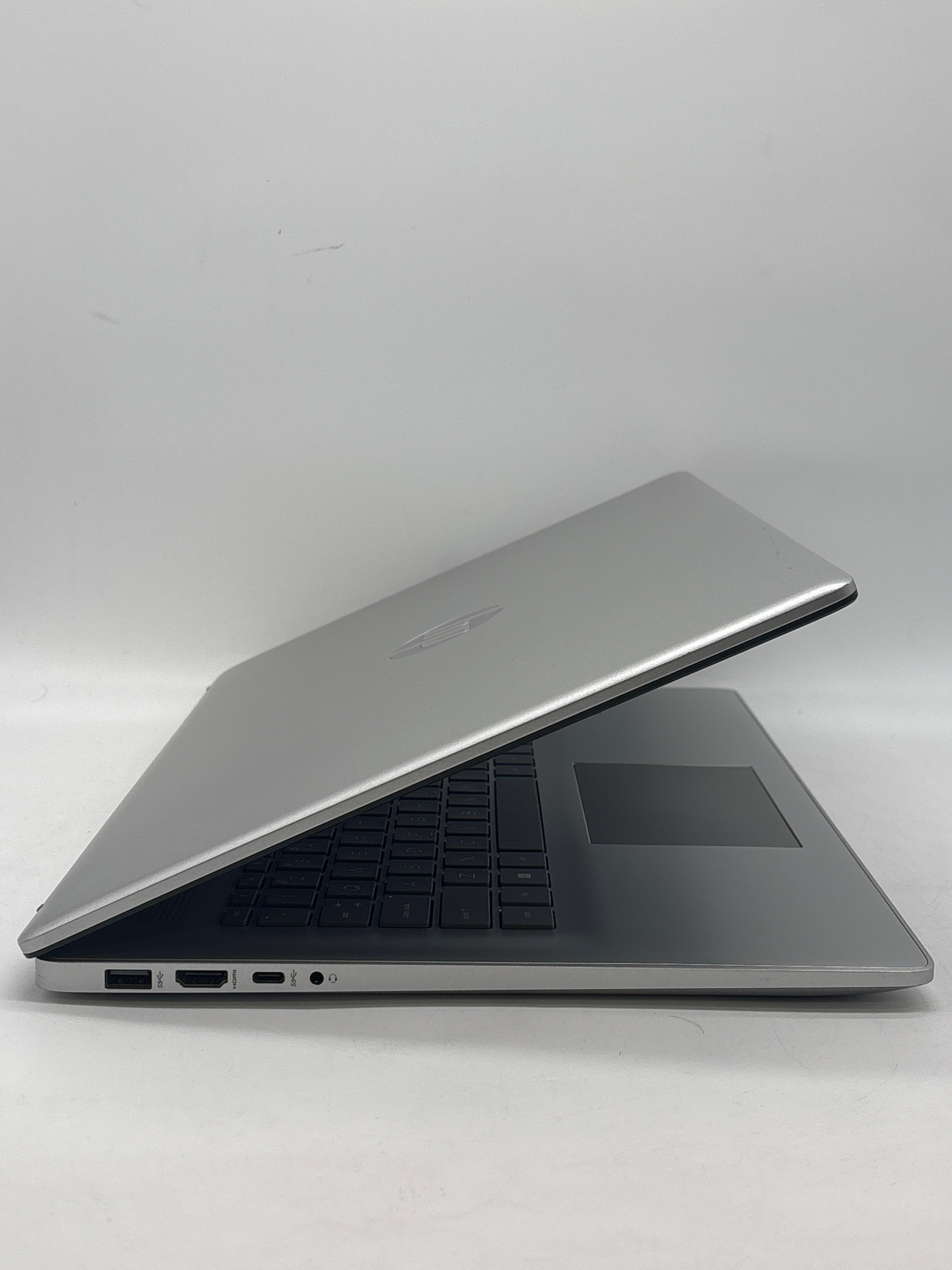 HP 17-cn3103nr i3-N305 32GB RAM 1.2TB SSD - Touch Screen