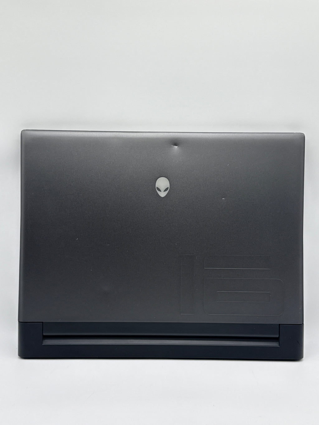 Dell Alienware M16 R1 i7-13700HX 64GB RAM 2TB SSD NVIDIA RTX 4070 - USED B