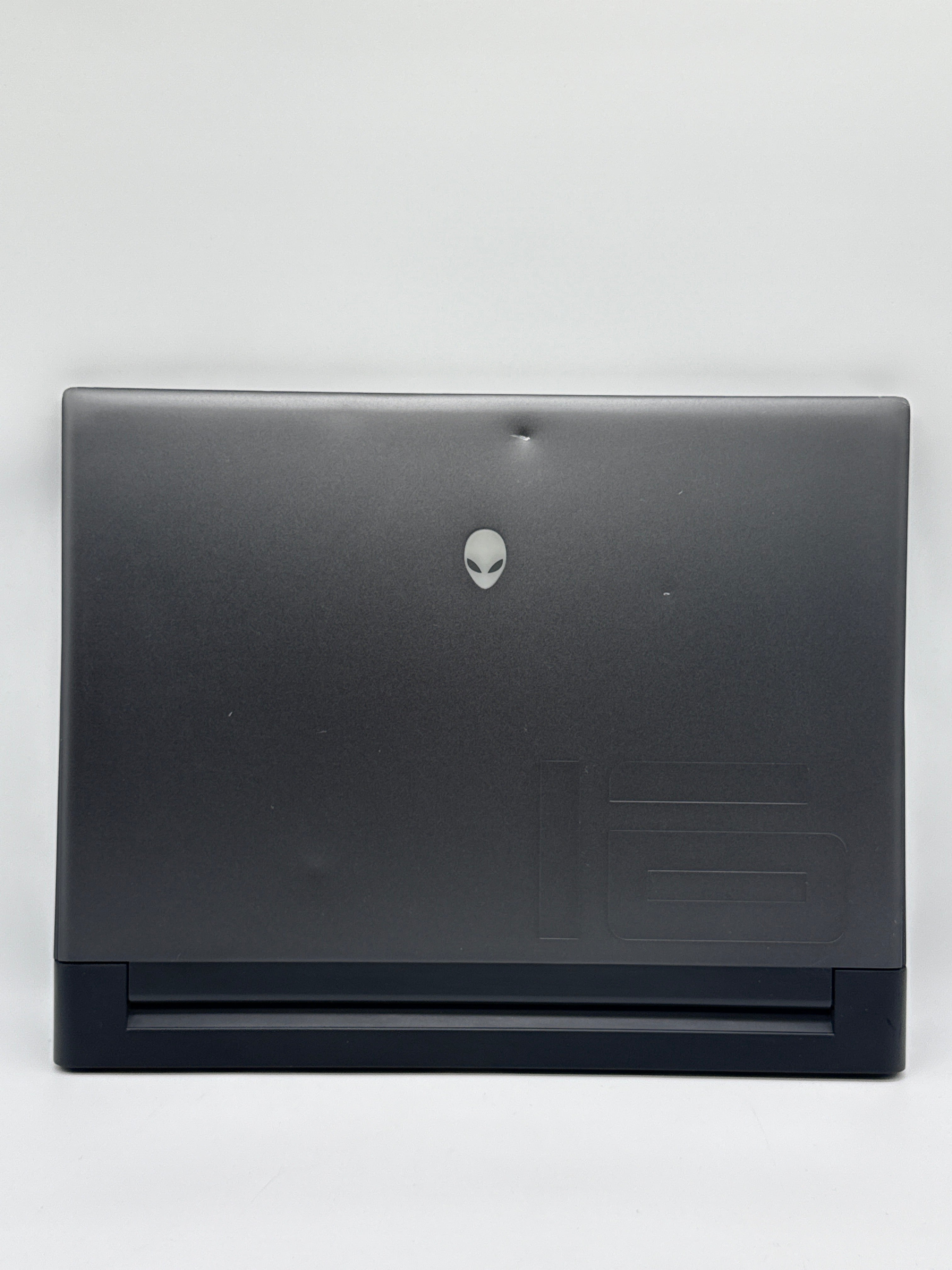 Dell Alienware M16 R1 i7-13700HX 64GB RAM 2TB SSD NVIDIA RTX 4070 - USED B