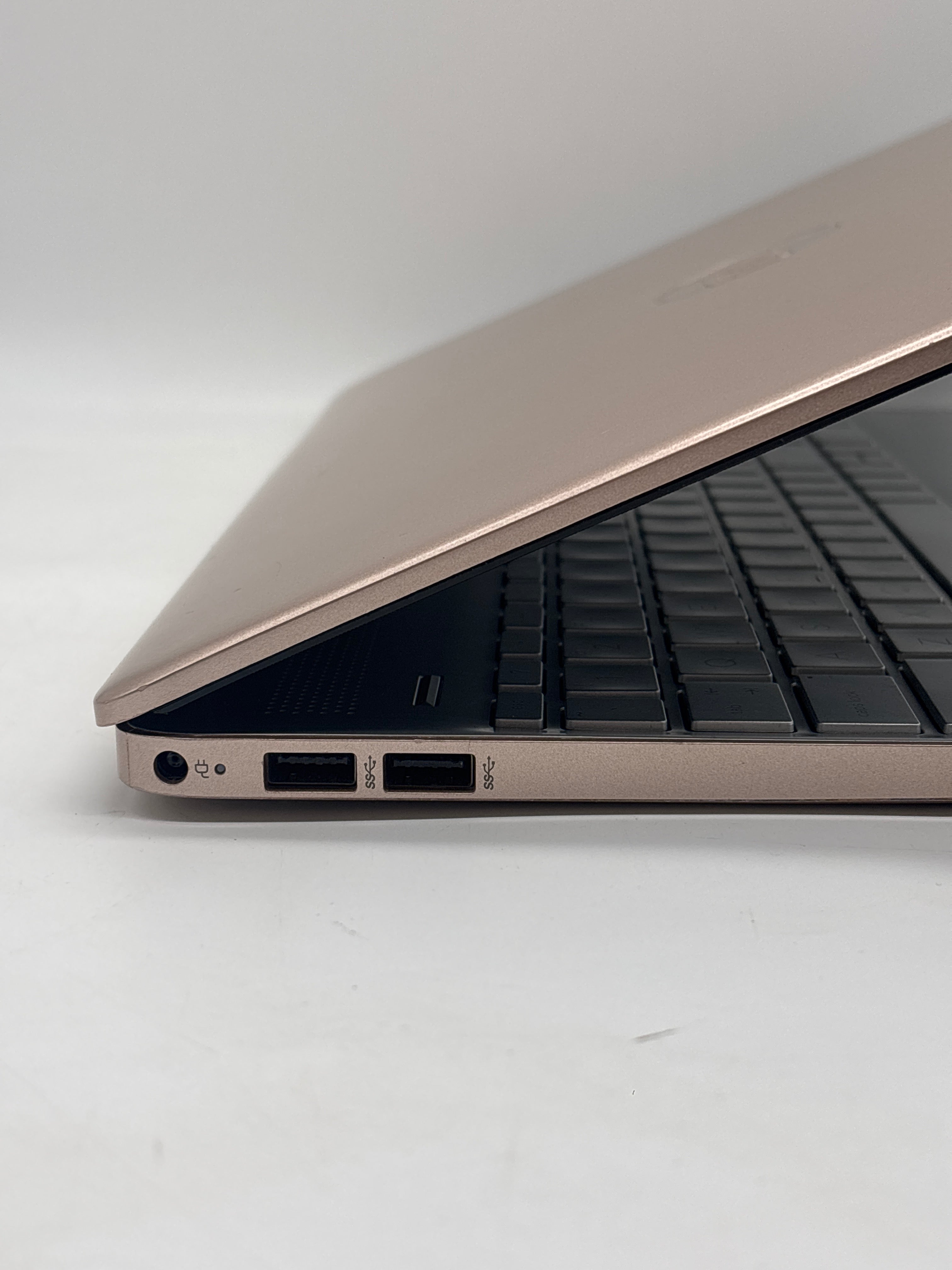 HP 15-ef0025wm Ryzen 5 3500U 16GB RAM 256GB SSD