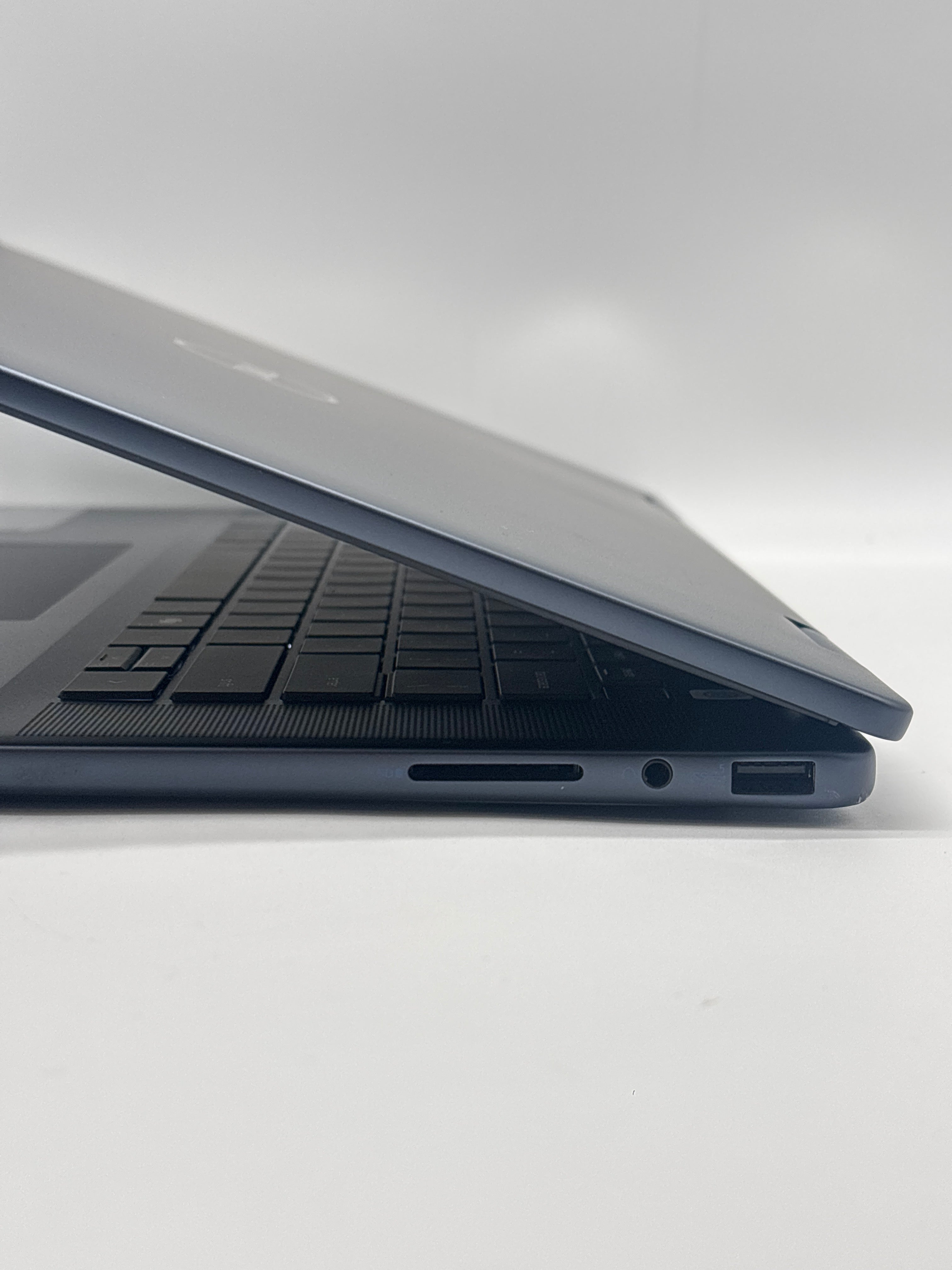 Dell Inspiron 16 7640 2-in-1 Ultra 7 155H 16GB RAM 1TB SSD