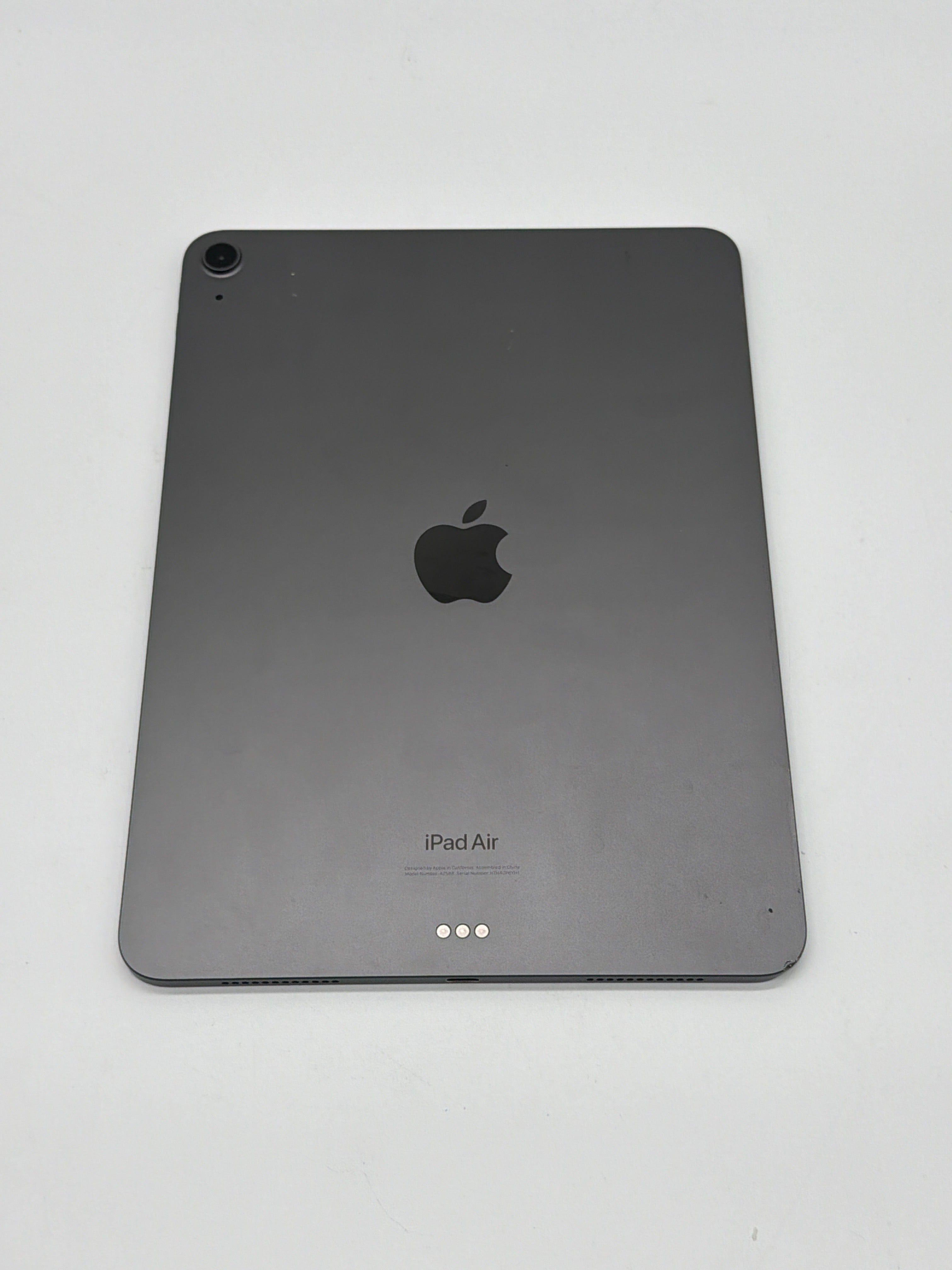 Apple iPad Air (5th Gen) A2588 64GB Wi-Fi Gray - Remotely Managed/Cracked Screen