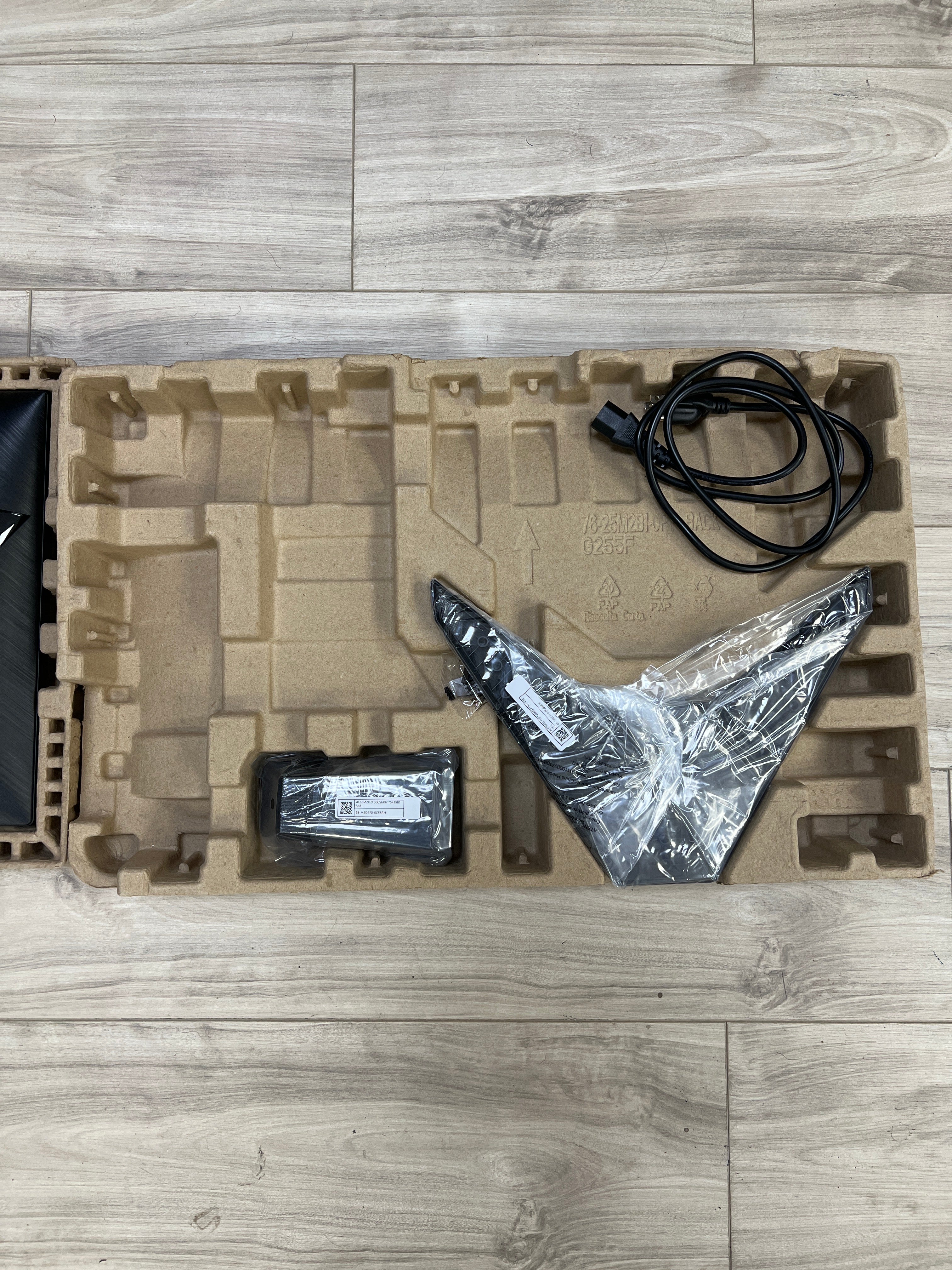 MSI MAG 255XFV 25 in FHD Monitor 250 Hz 3000:1 Contrast Black Used With Box
