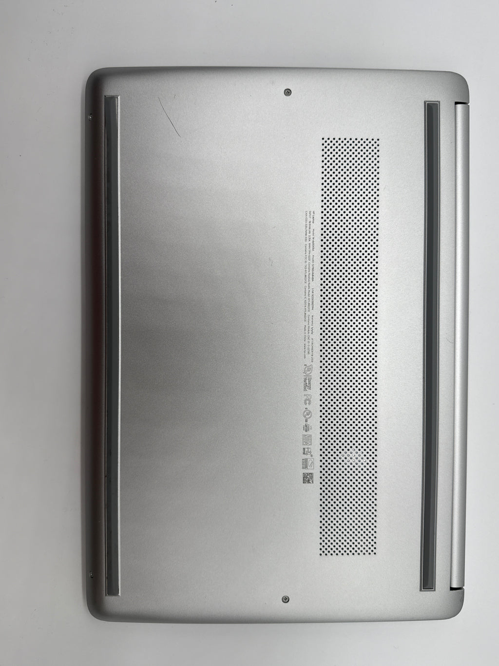 HP 14-dq1043cl 14 in Intel i3 8GB 256GB SSD Silver