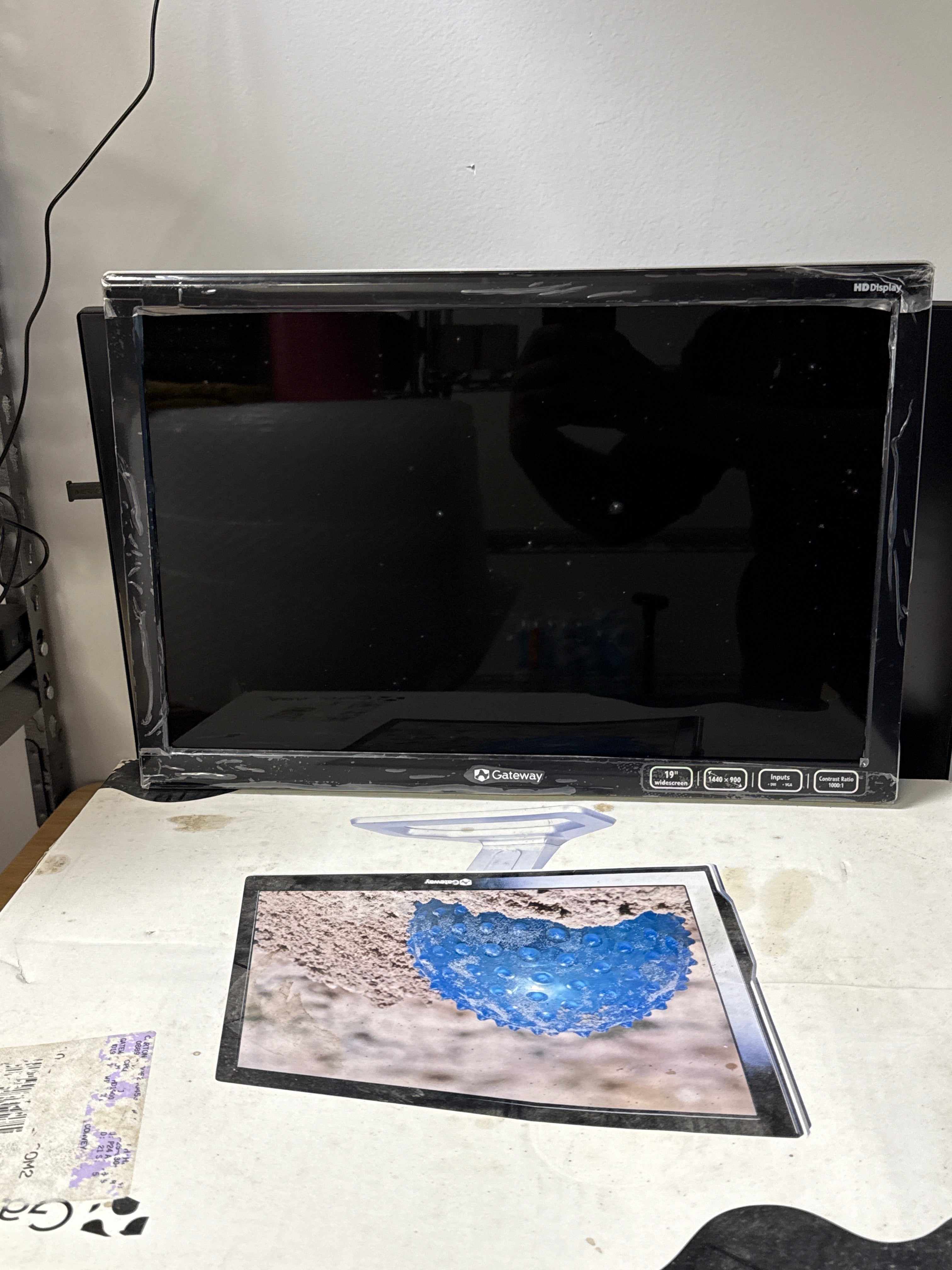 Gateway HD1900 19” Wide Black LCD Monitor 1440X900