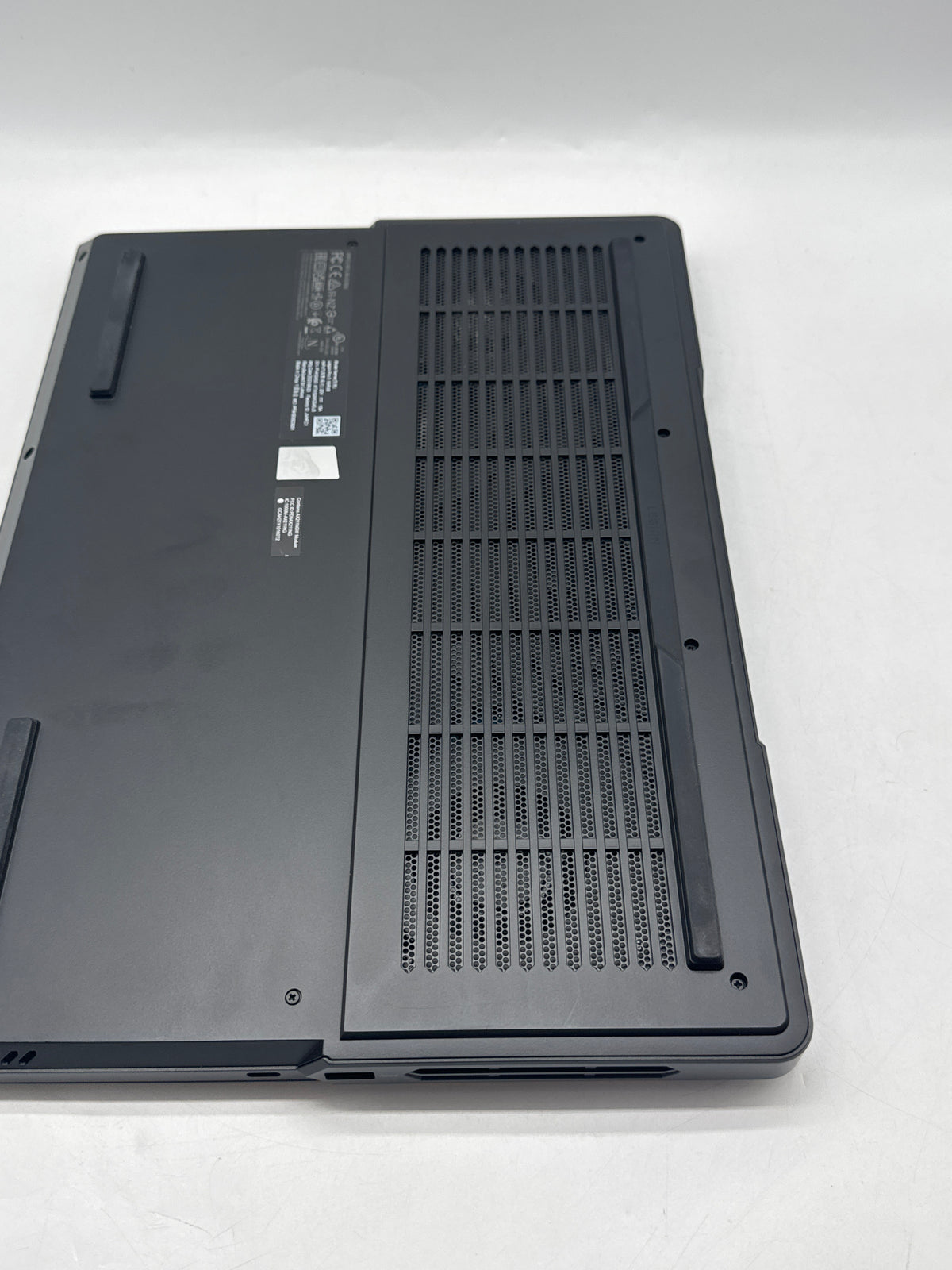 Lenovo Legion Pro 5 16IRX8 17" Core i7 13700HX 32GB RAM 1TB SSD RTX 4070 - Used