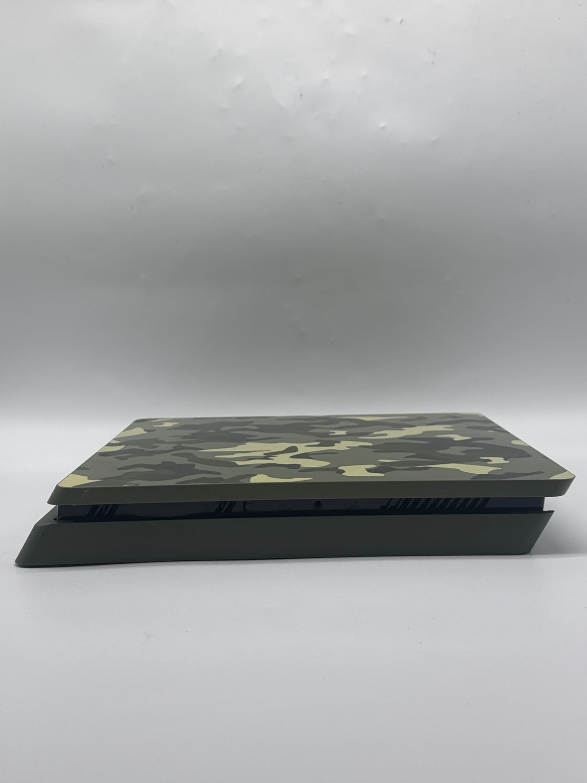 Sony PlayStation 4 Slim 1TB Console CUH-2115B - Used