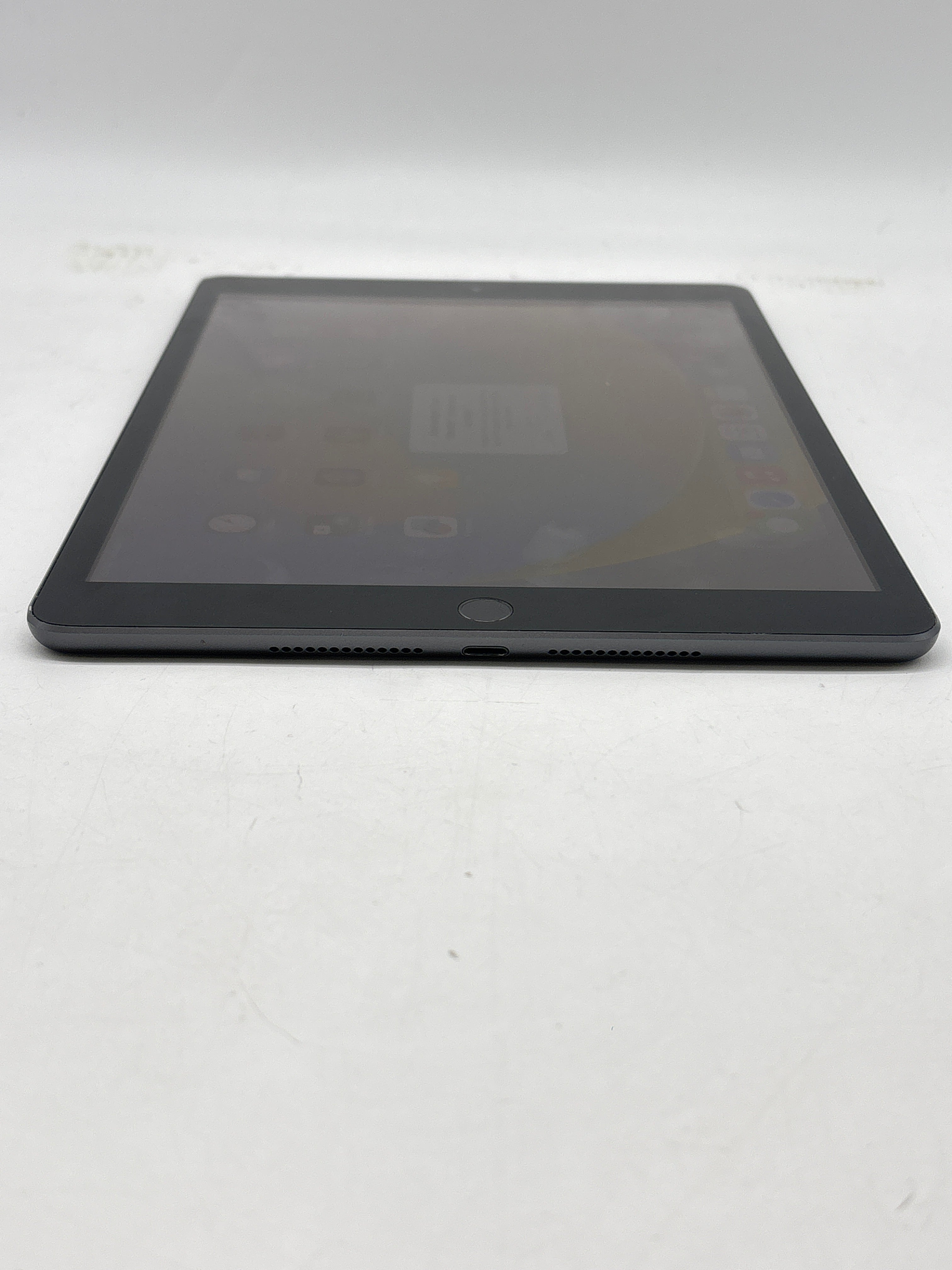 Apple iPad 8th Gen 10.2" A2270 32GB Wi-Fi - Used