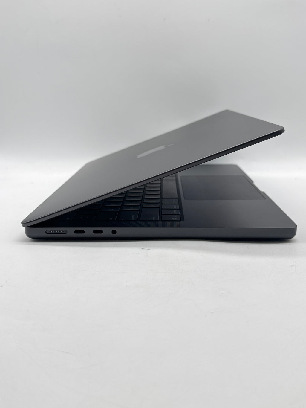 Apple MacBook Pro 14" A3434 Apple M5 16GB RAM 1TB SSD Black - Used
