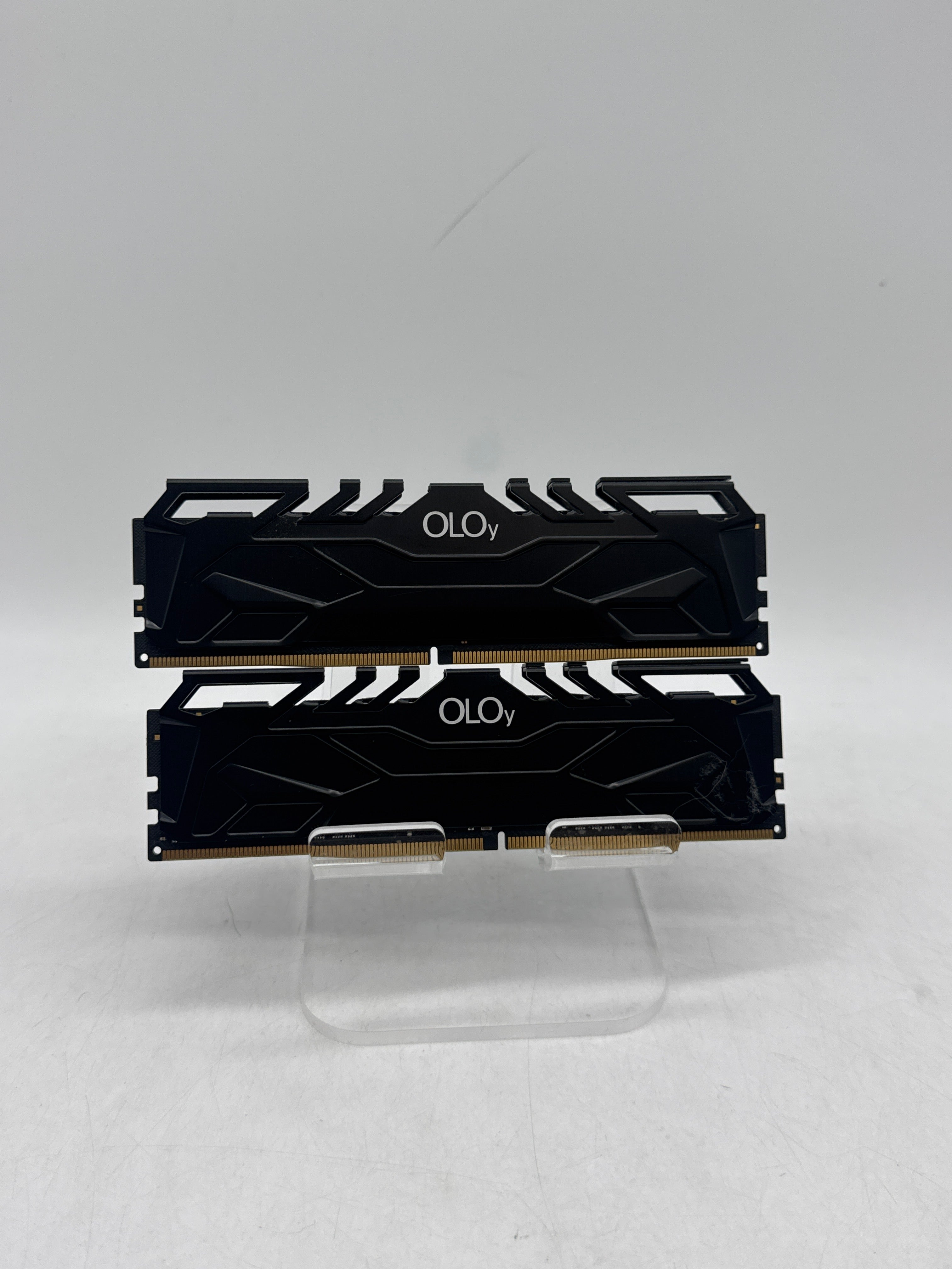 OLOy C16 16GB (2x8GB) RAM DDR4 3000MHz - Used