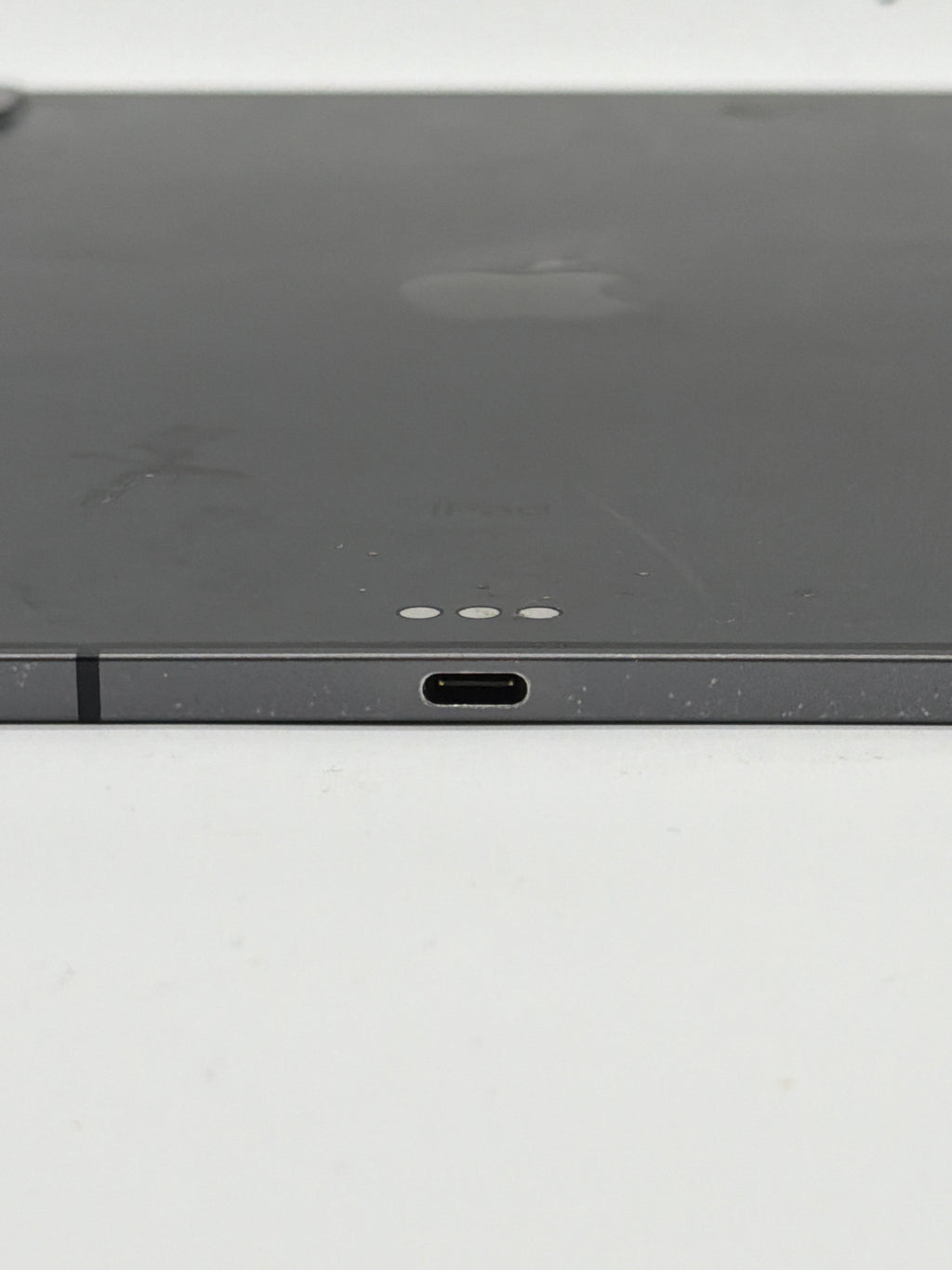 Apple iPad Pro 12.9" (4th Gen) A2069 128GB Wi-Fi Space Gray Cracked Screen