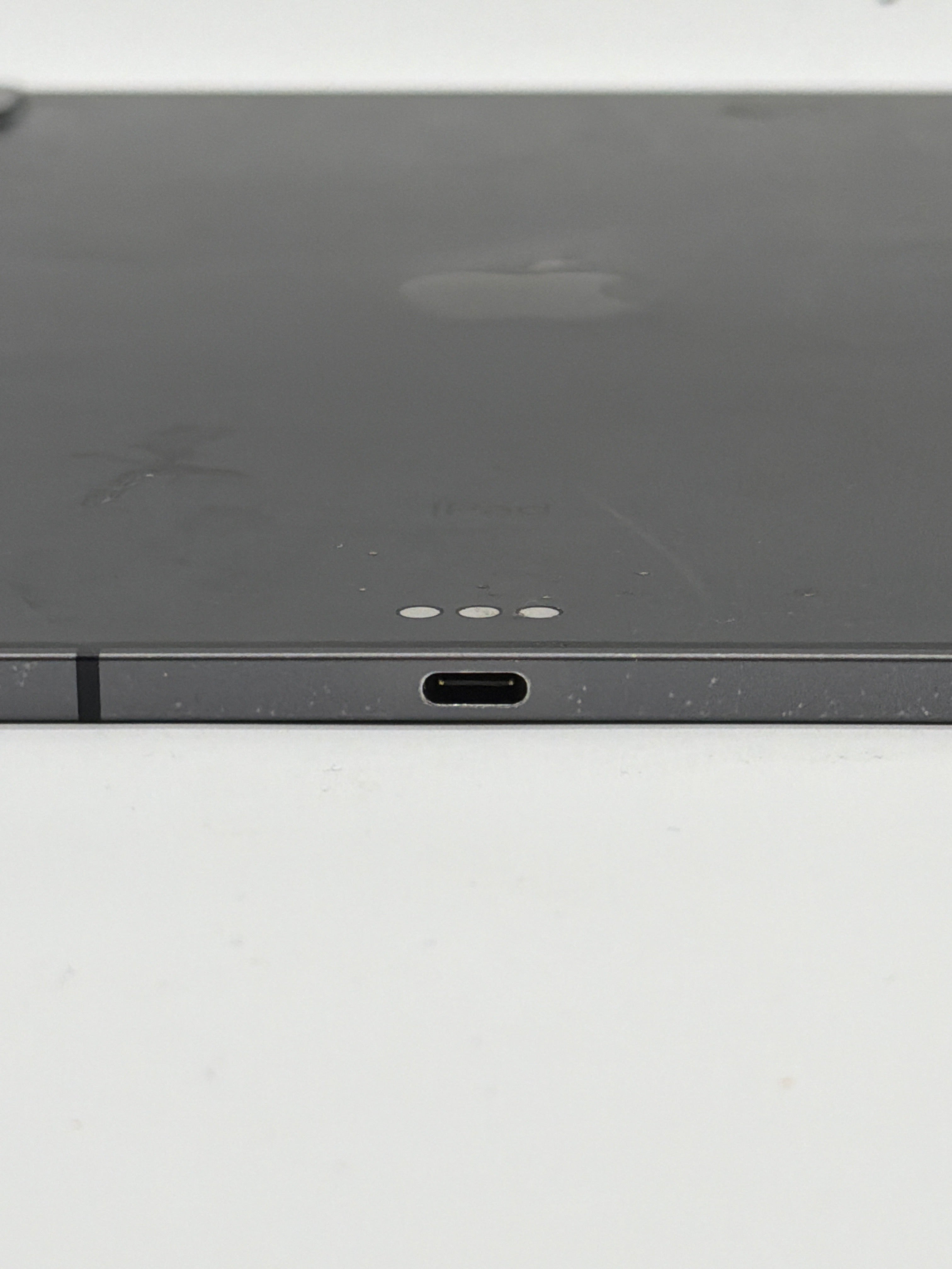Apple iPad Pro 12.9" (4th Gen) A2069 128GB Wi-Fi Space Gray Cracked Screen