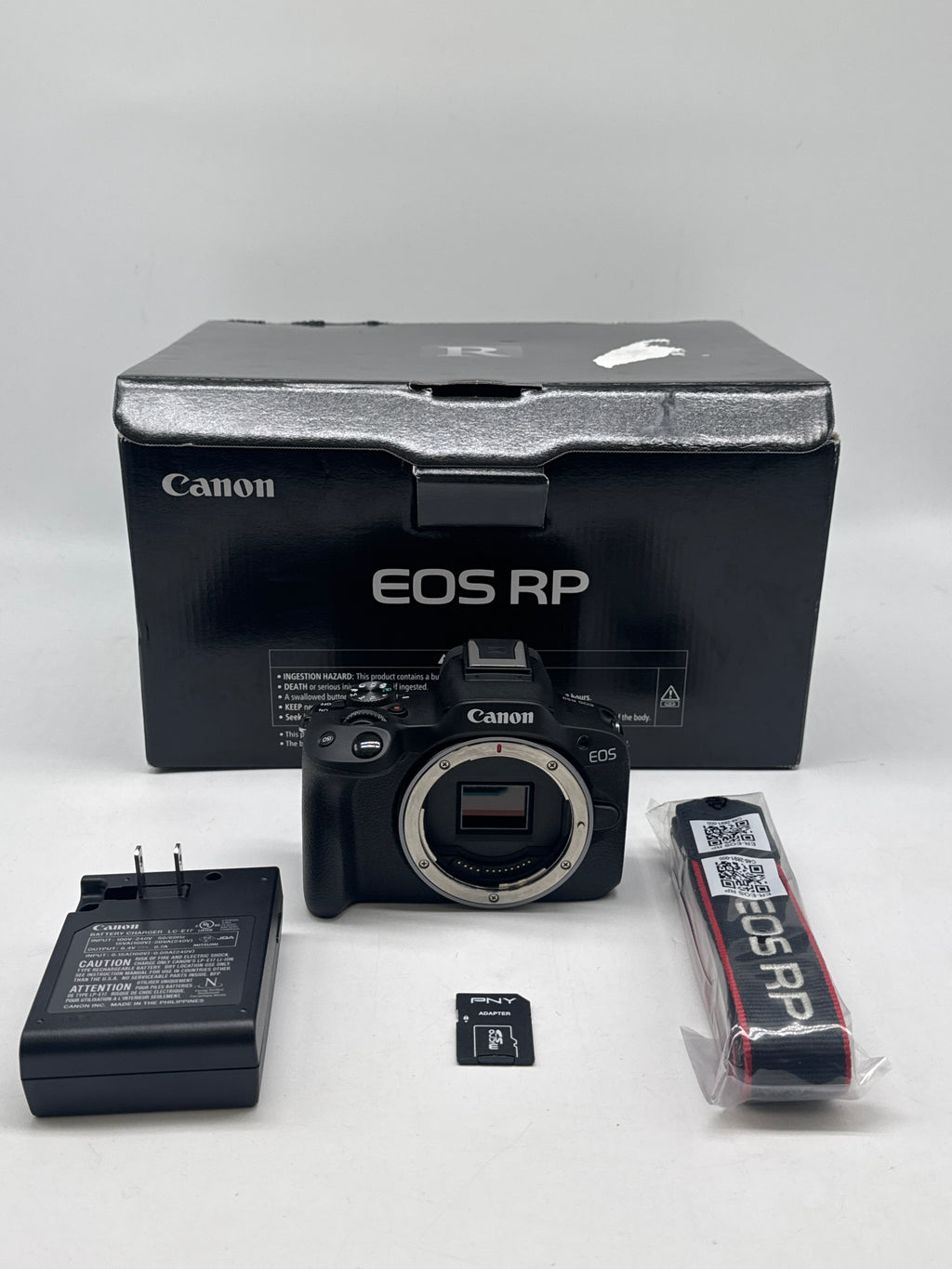 Canon EOS R50 Digital SLR Camera Black with Box and Accessory