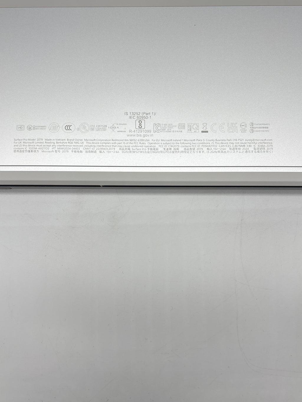 Microsoft Surface Pro 2079 10 Ultra 5 135U 16GB RAM 512GB SSD