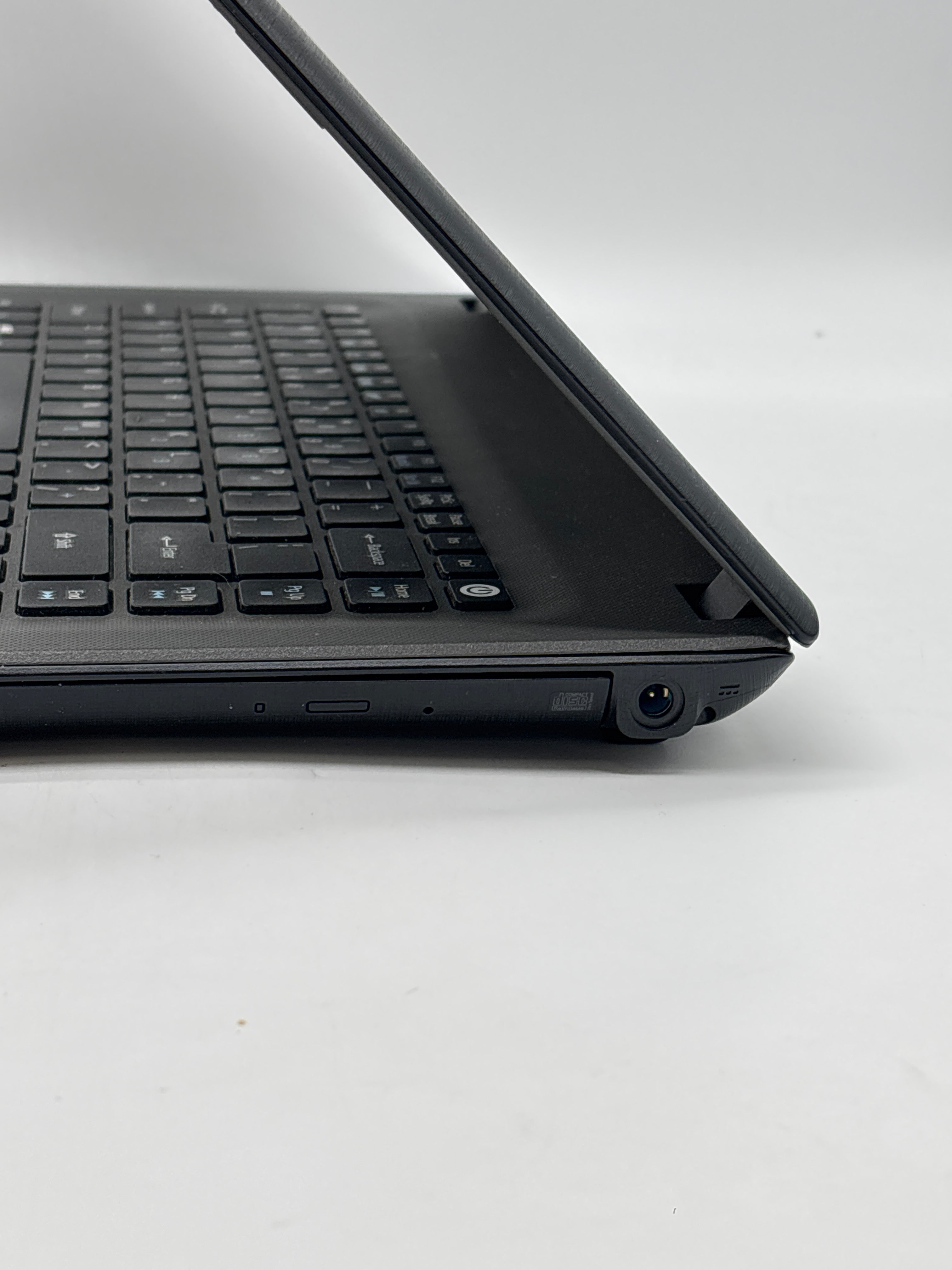 Acer Aspire E5-491G i7-6700hq 12GB RAM 1TB SSD Geforce 940M - Used