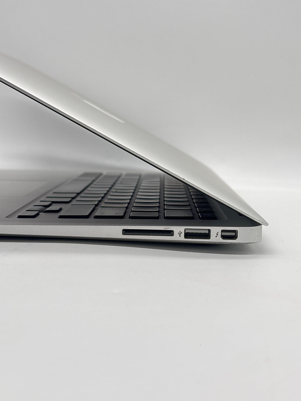Apple MacBook Air 13.3" A1466 2017 i5 1.8 GHz 8GB RAM 128GB SSD