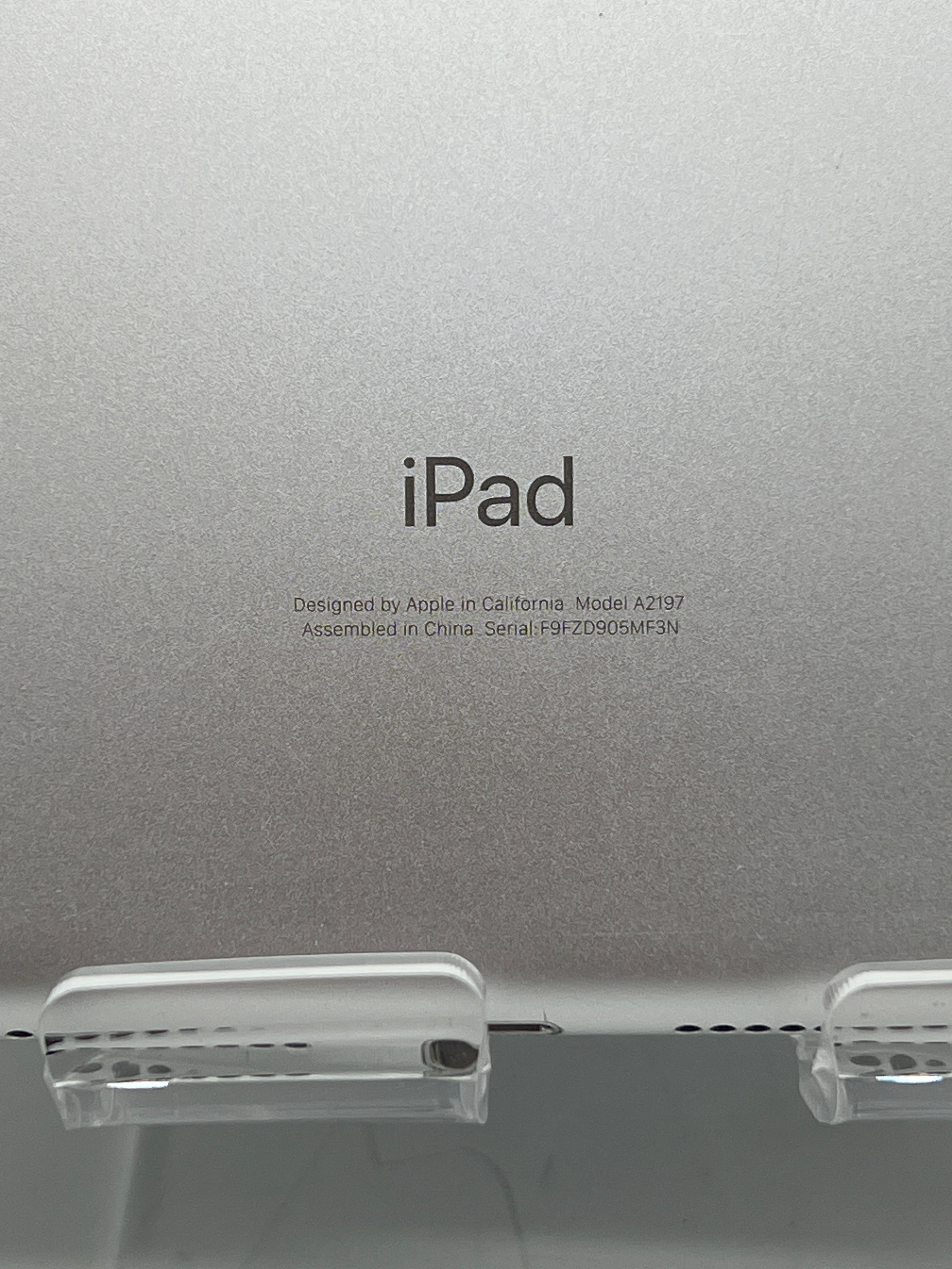 Apple iPad 7th Gen A2197 32GB Silver - WiFi