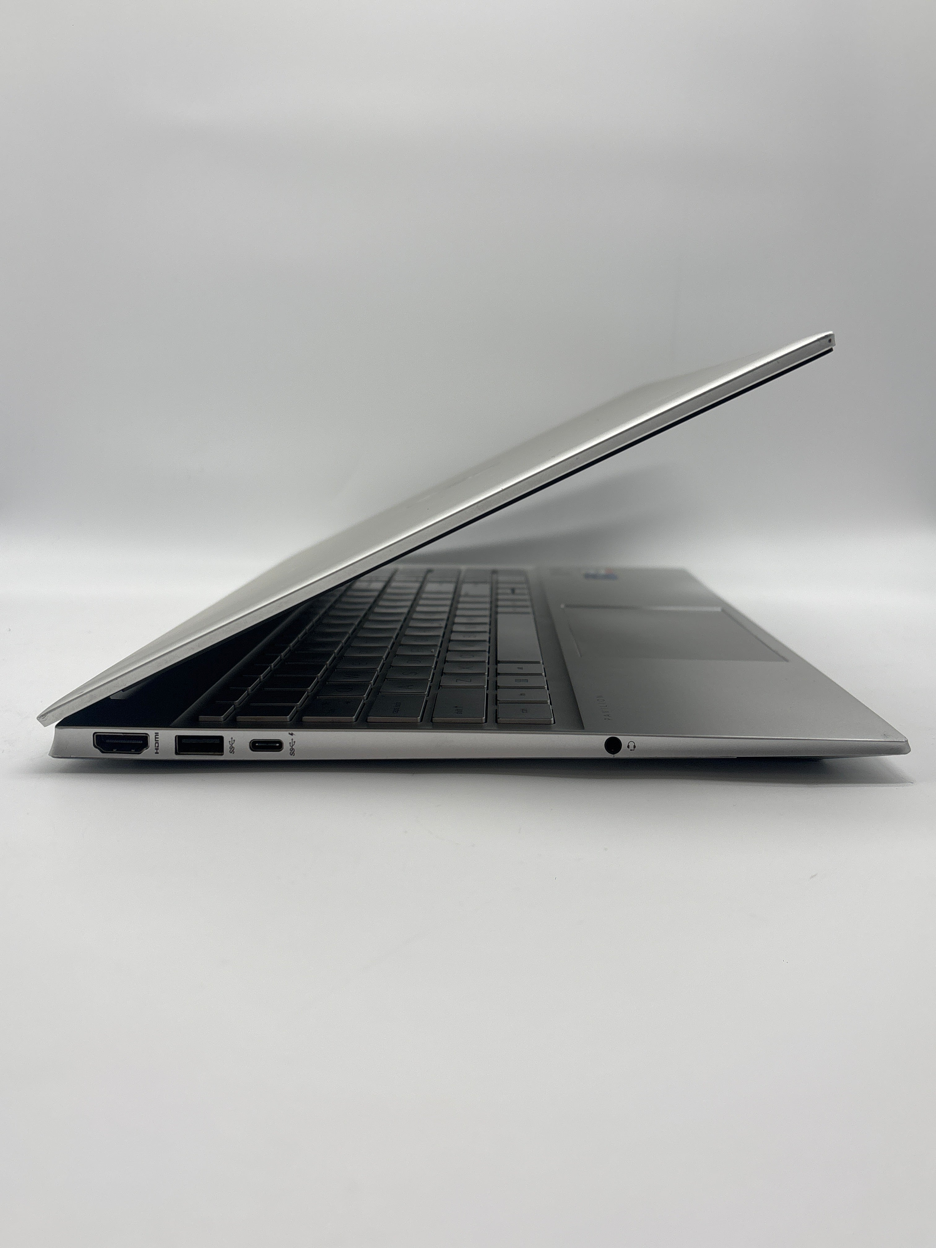 HP Pavilion 15 i7-1195G7 16GB 512GB SSD - For Parts (Minor Cracks/Dent)