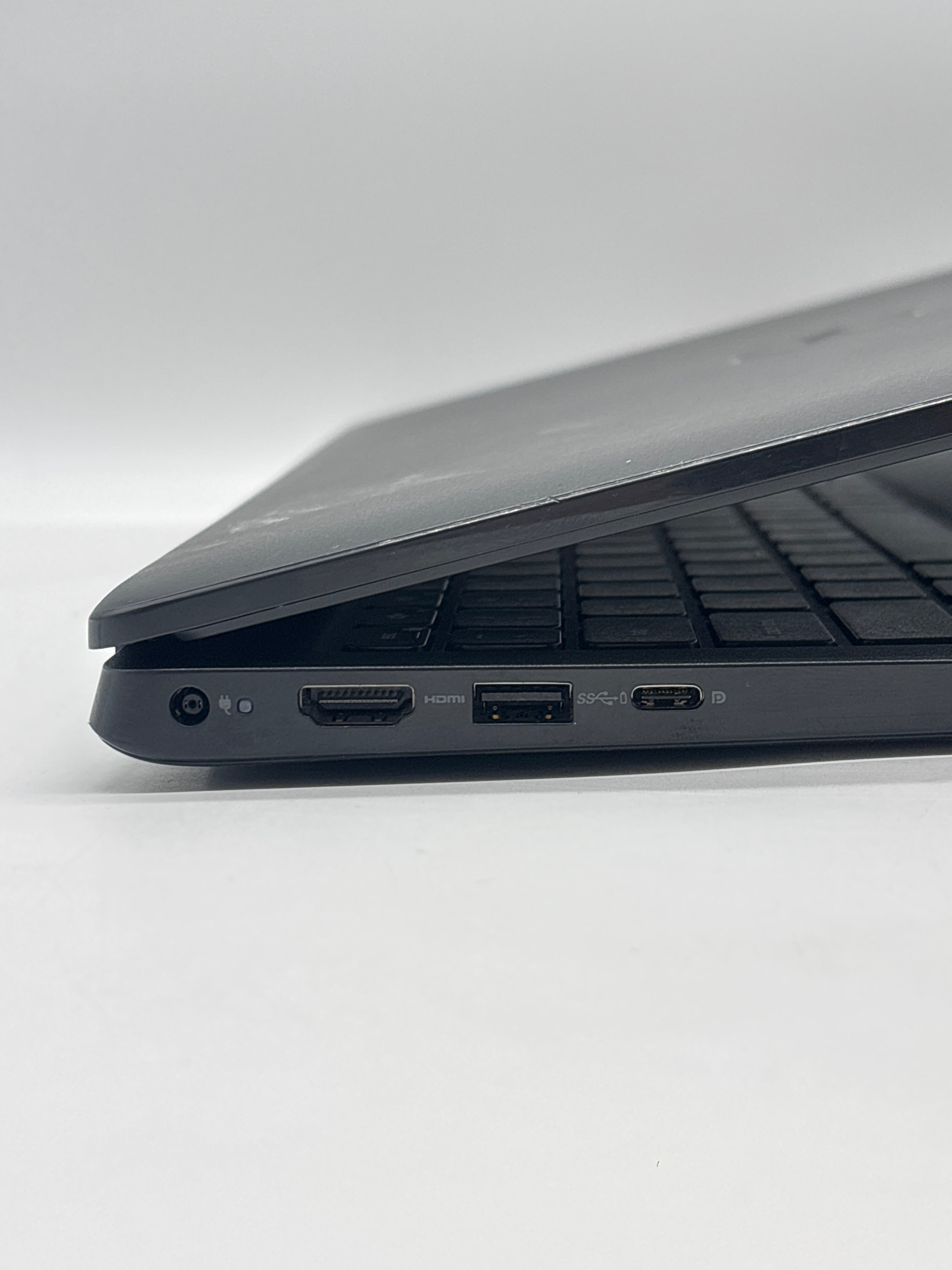 Dell Latitude 3520 i5-1135G7 8GB RAM 256GB SSD
