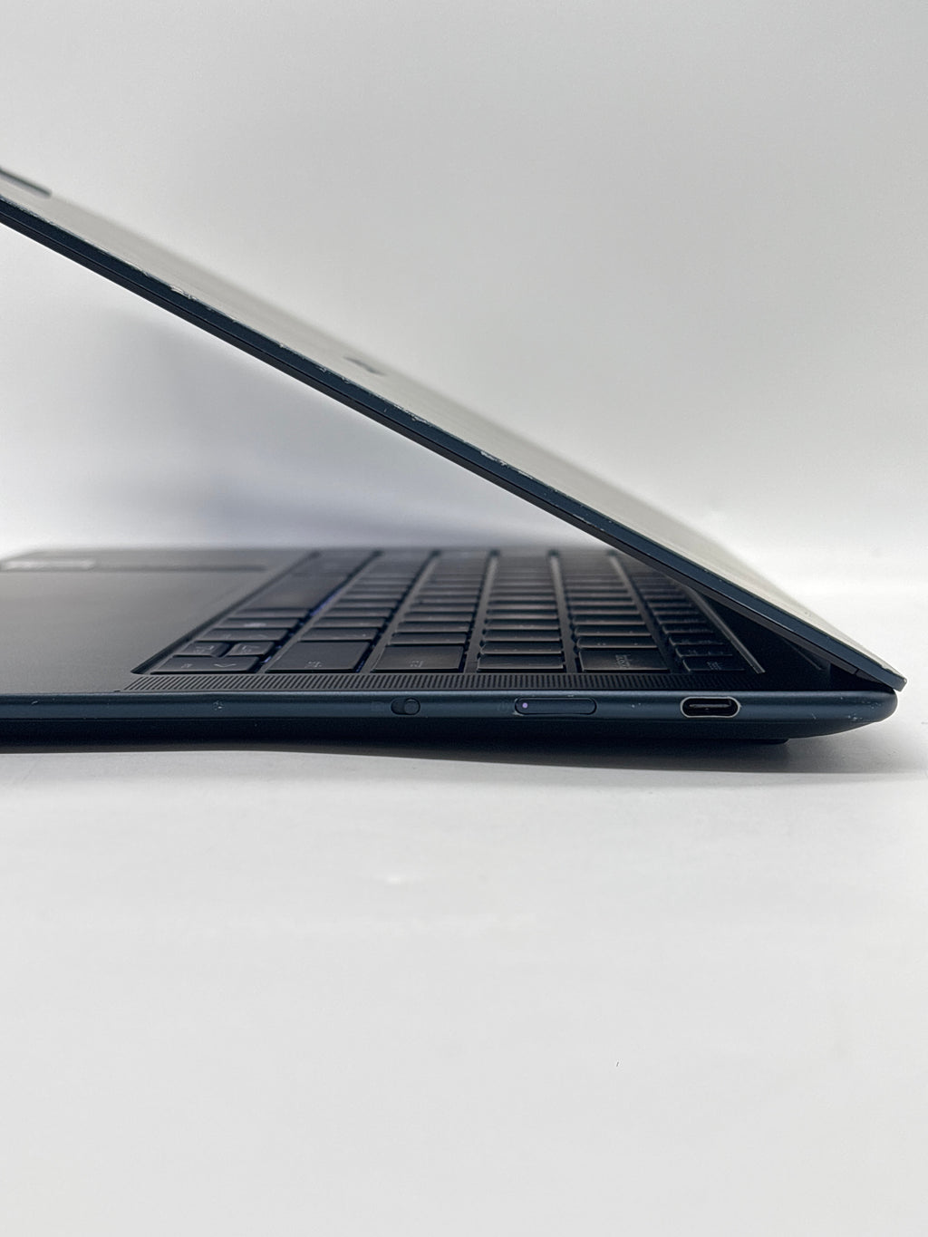 Lenovo Yoga Slim 7 14Q8X9 Touch Snapdragon X Elite 16GB RAM 512GB SSD