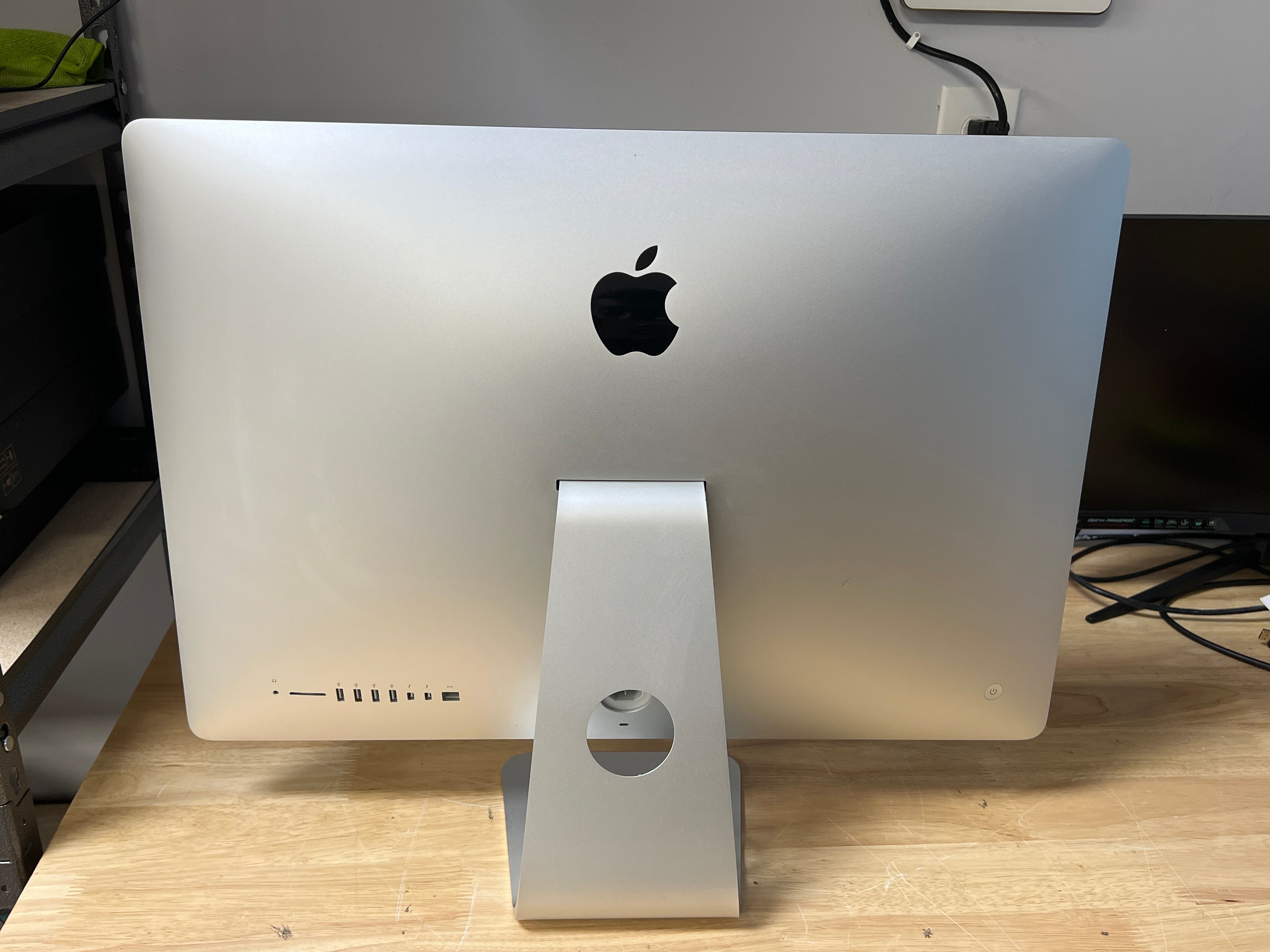 Apple iMac 21.5" 4K A1418 2015 i5 3.2GHz 20GB RAM 1TB Silver Used