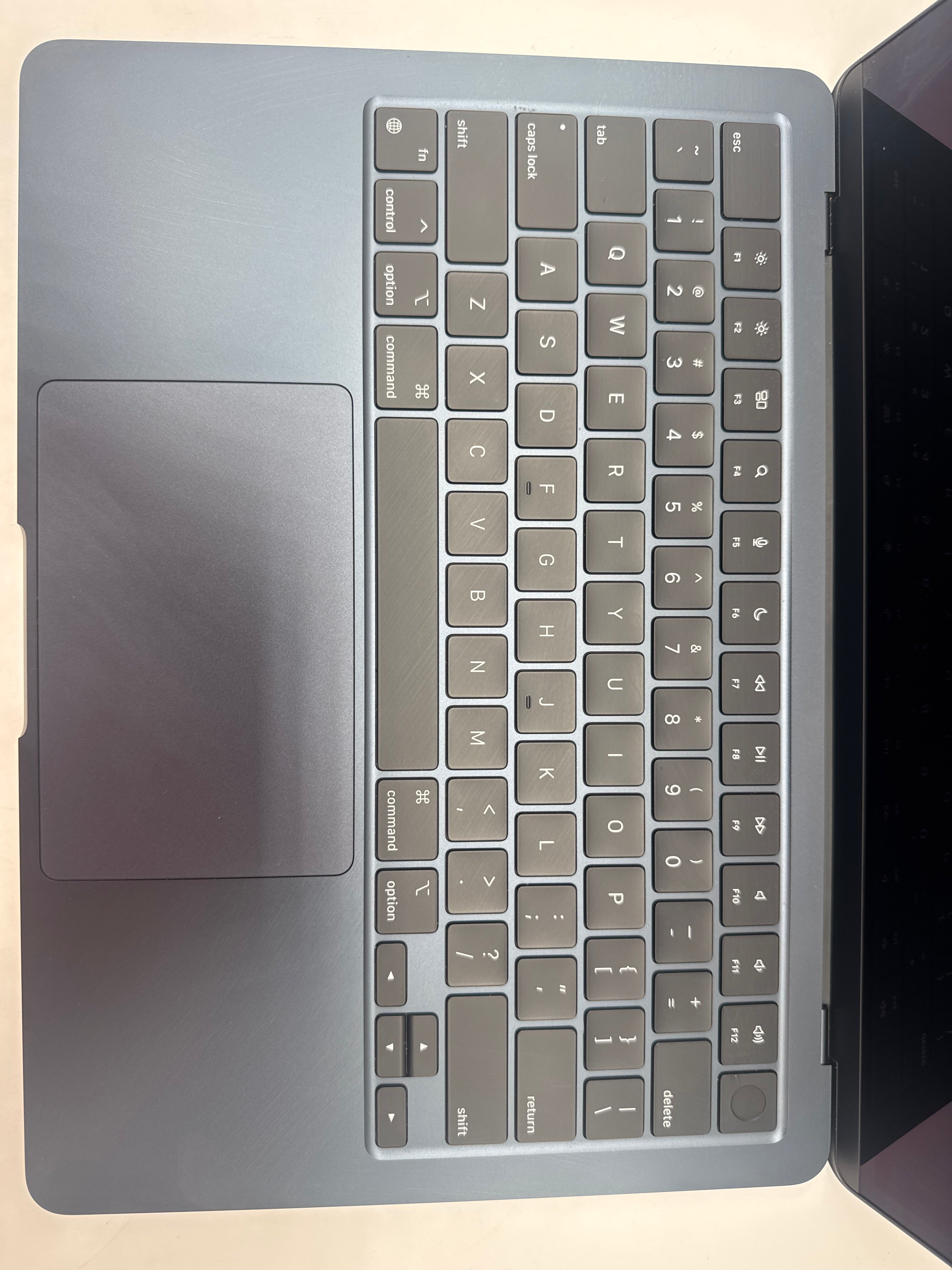 Apple MacBook Air A2681 M2 Chip 8GB RAM 512 GB SSD - Used