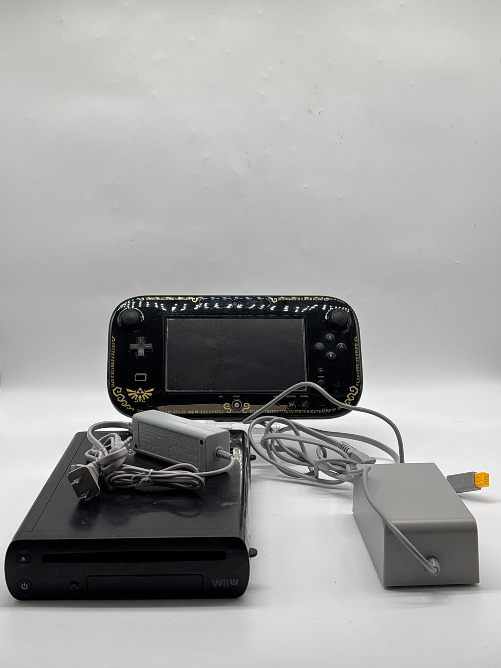 Nintendo Wii U 32GB Console GamePad Bundle Zelda Wind Waker HD Edition - Used
