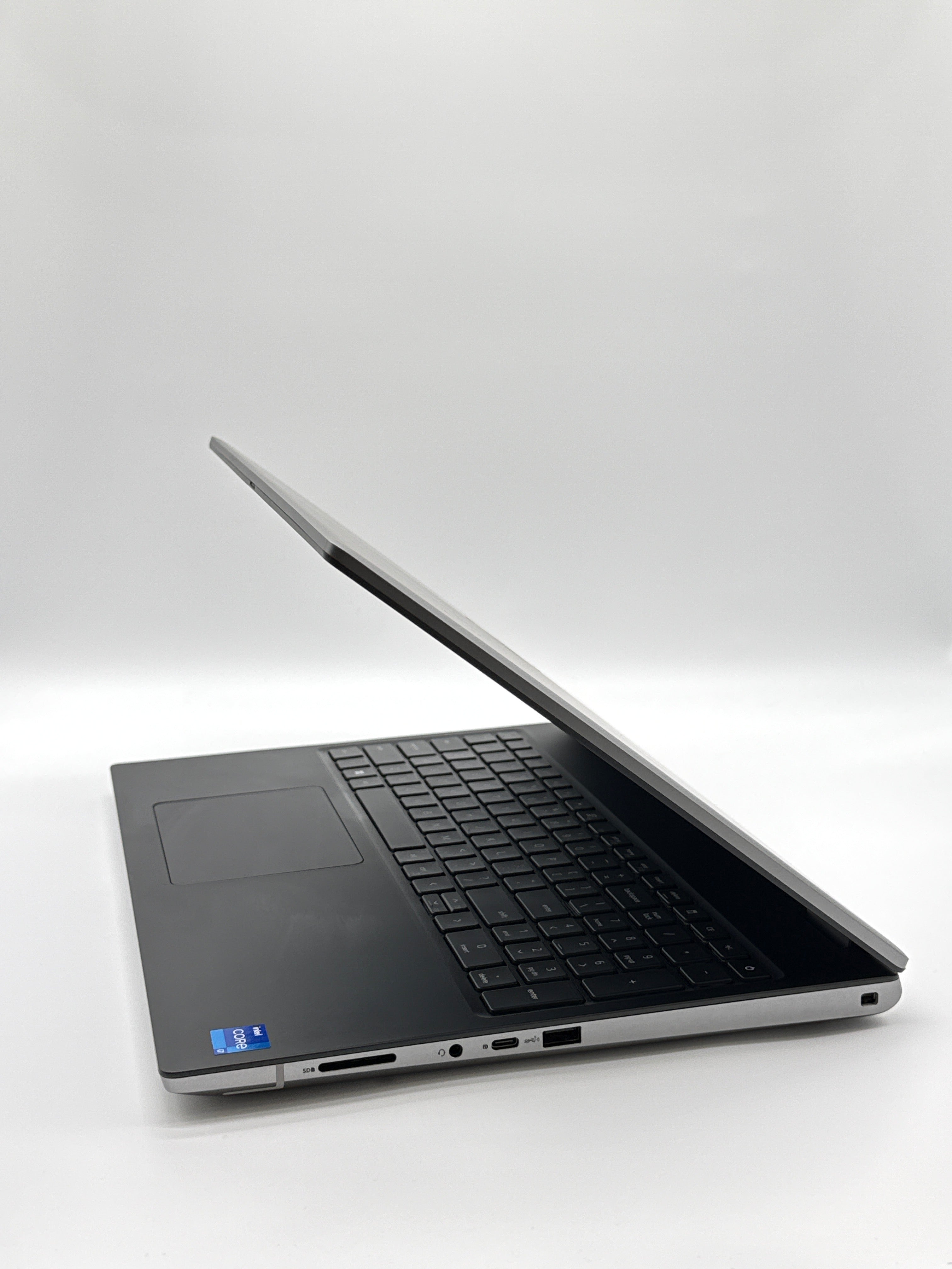 Dell Precision 7680 16-inch Intel i7 32GB RAM 1TB SSD  Silver