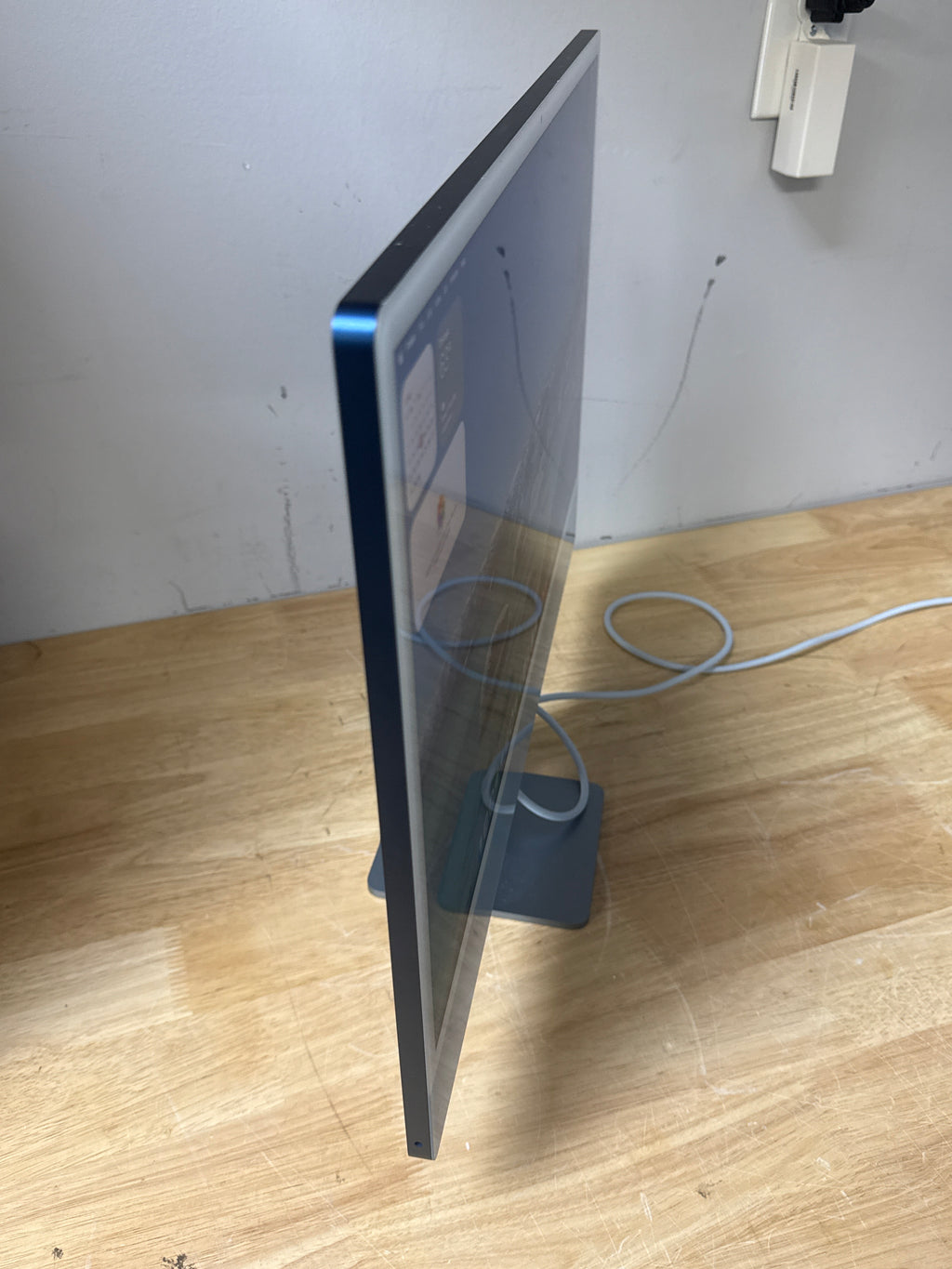 2023 Apple iMac 24" M3 8 Core 4.0GHz 8GB RAM 256GB SSD Blue A2874