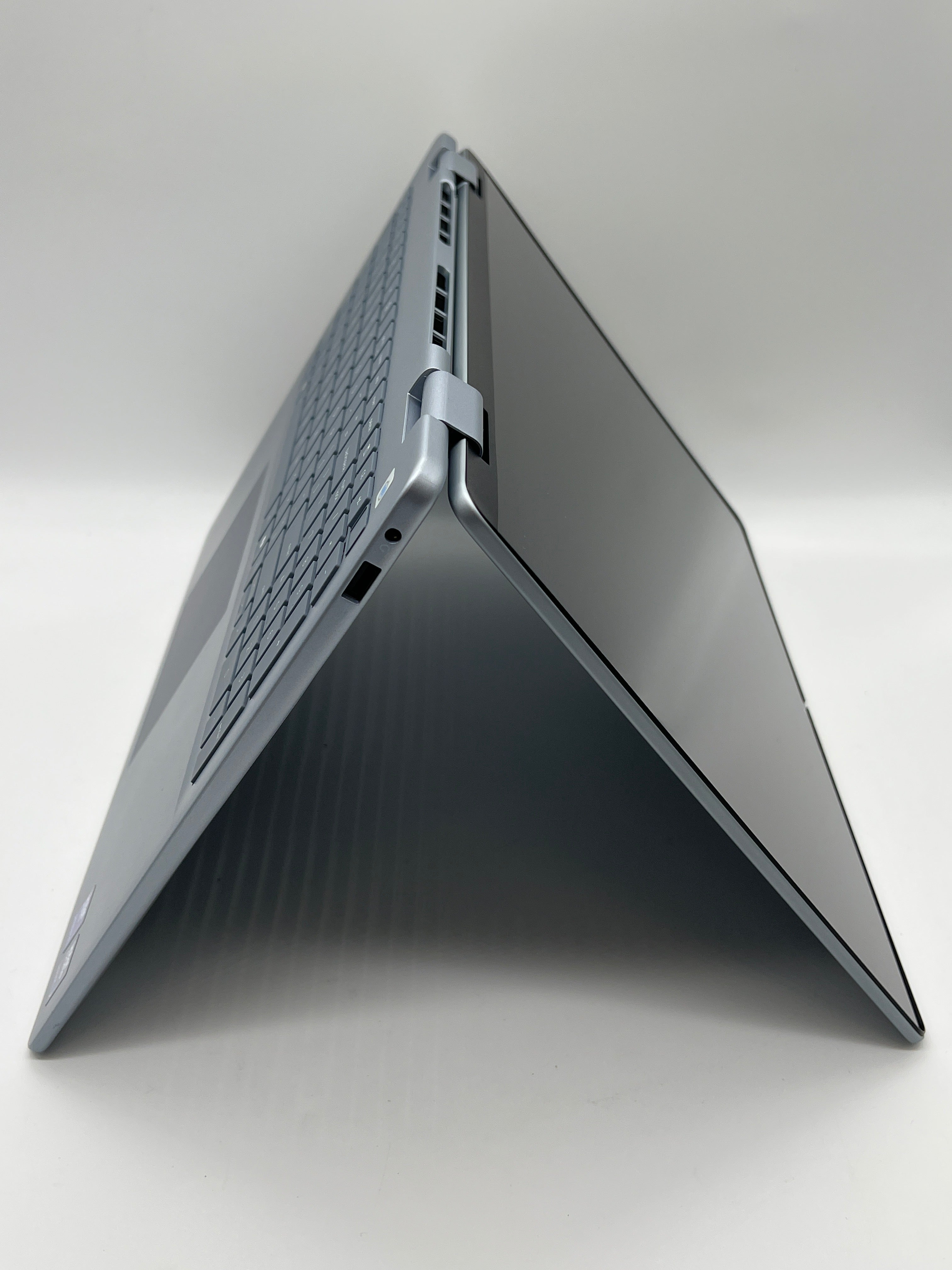 Dell 16 Plus DB06250 2-in-1 Ultra 7 16GB RAM 1TB SSD